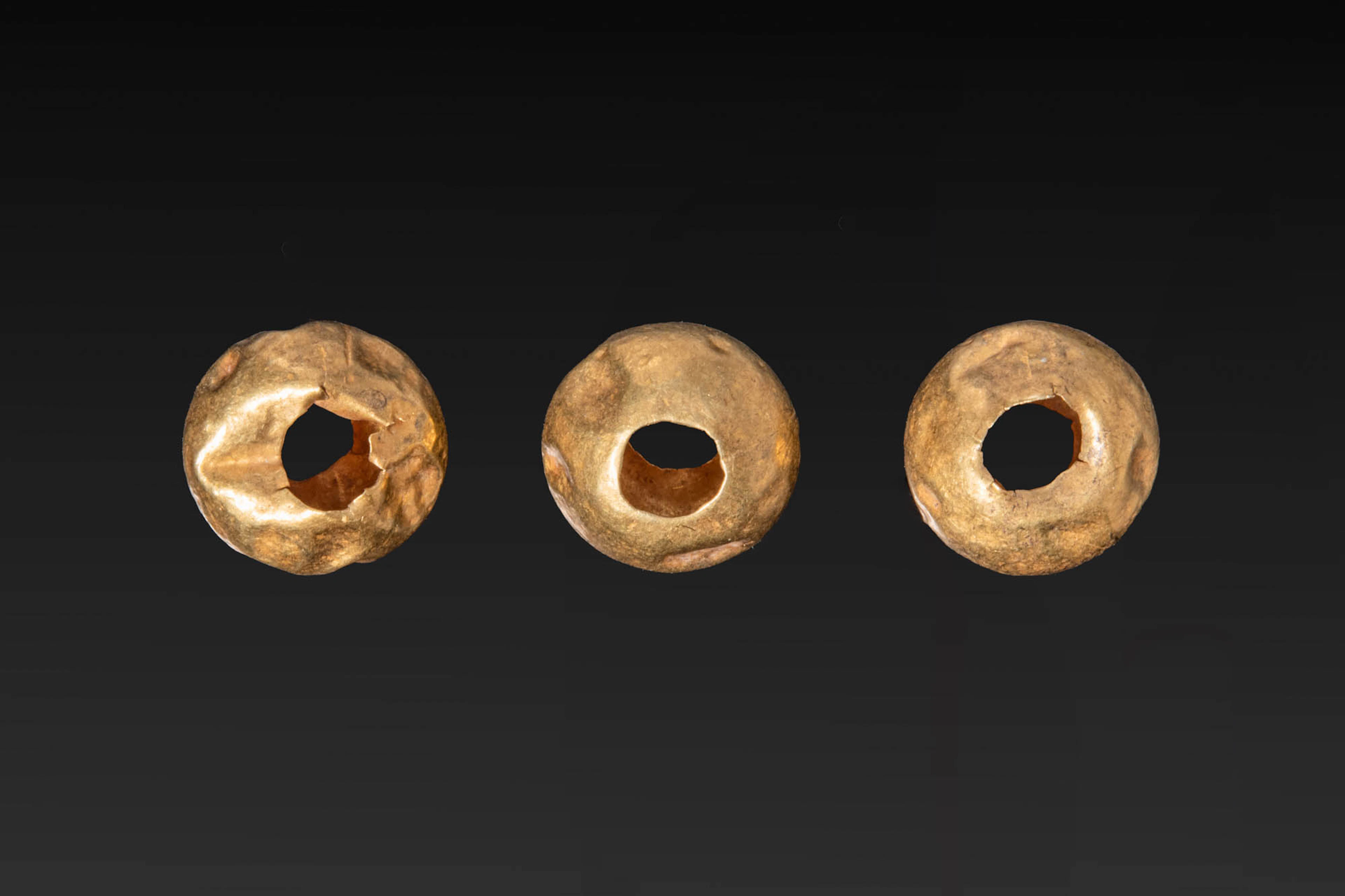 COLLECTION OF GREEK GOLD BEADS