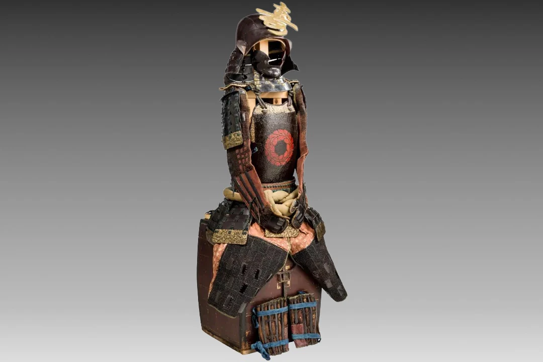 JAPANESE TOSEI GUSOKU ARMOUR SUIT, WITH LATER REPLACEMENTS