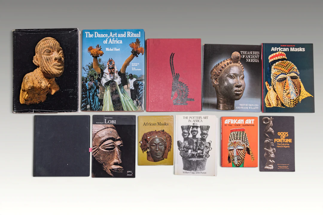 GROUP OF REFERENCE BOOKS ON AFRICAN ART