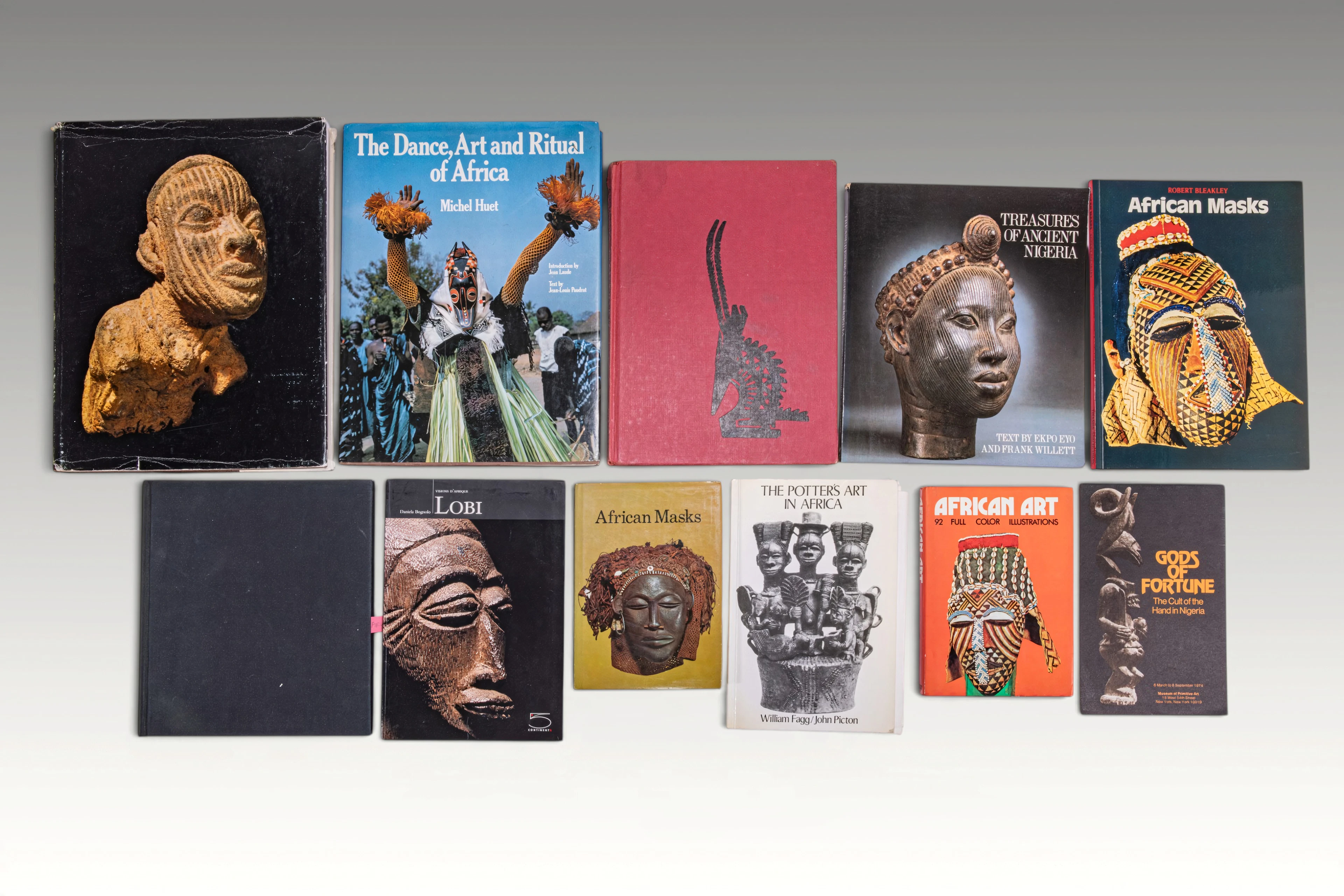 GROUP OF REFERENCE BOOKS ON AFRICAN ART
