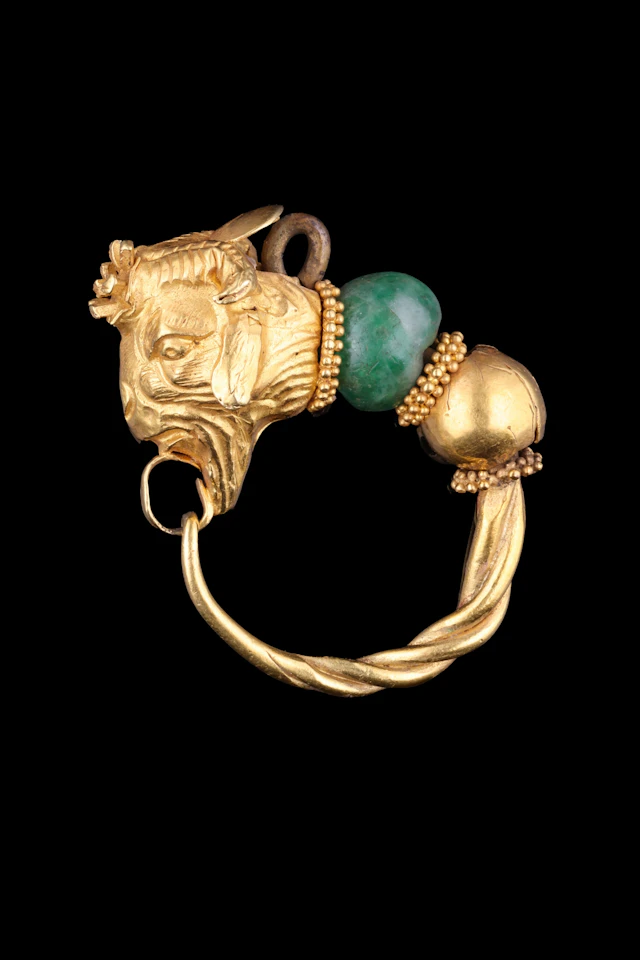 GREEK GOLD AND EMERALD EARRING WITH GOAT HEAD