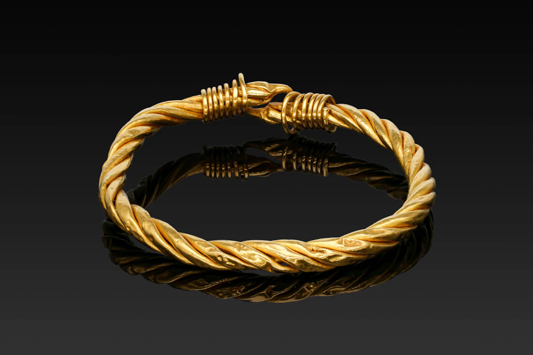 VIKING GOLD TWISTED BRACELET