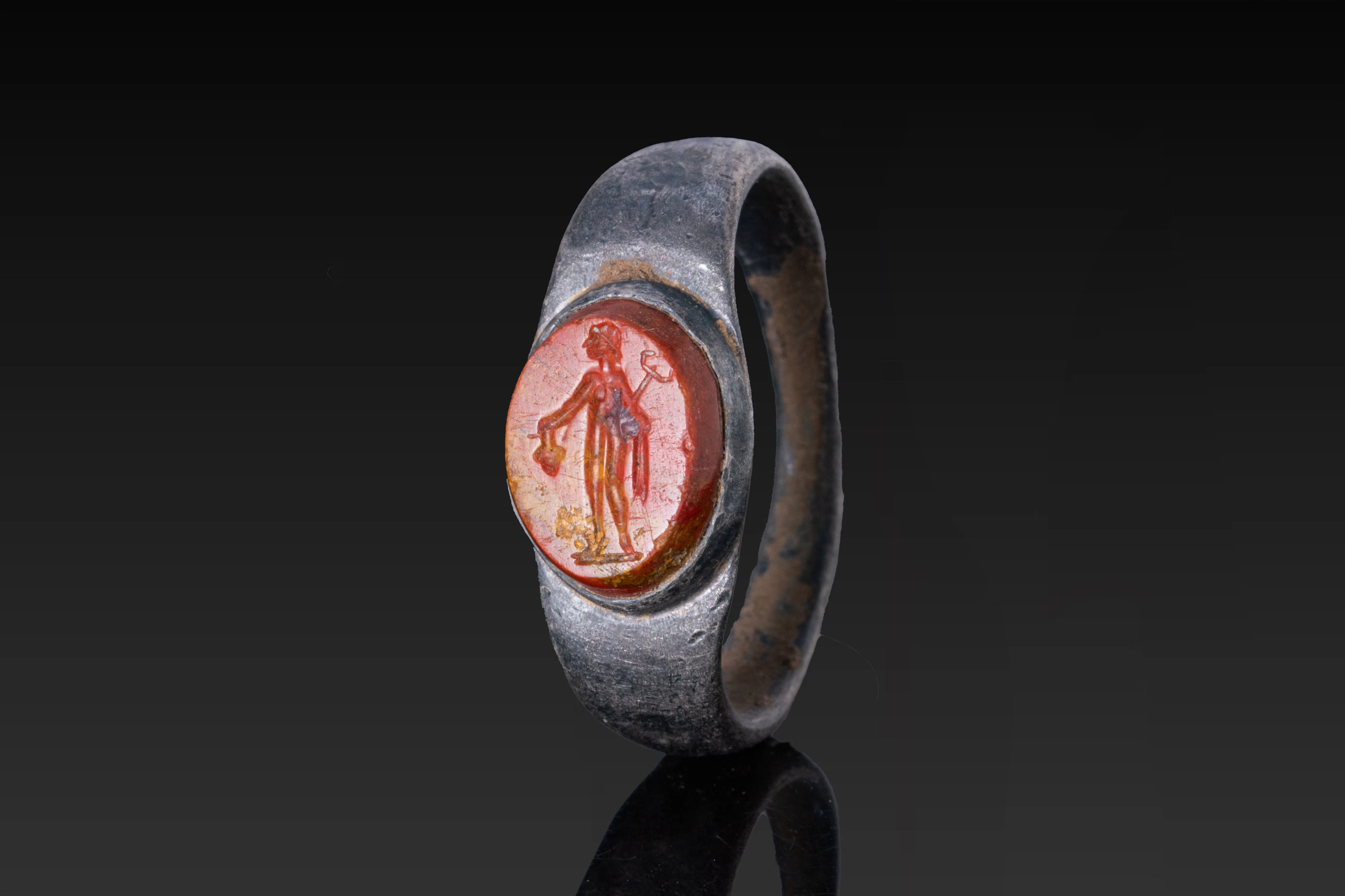 ROMAN CARNELIAN INTAGLIO OF MERCURY IN SILVER RING