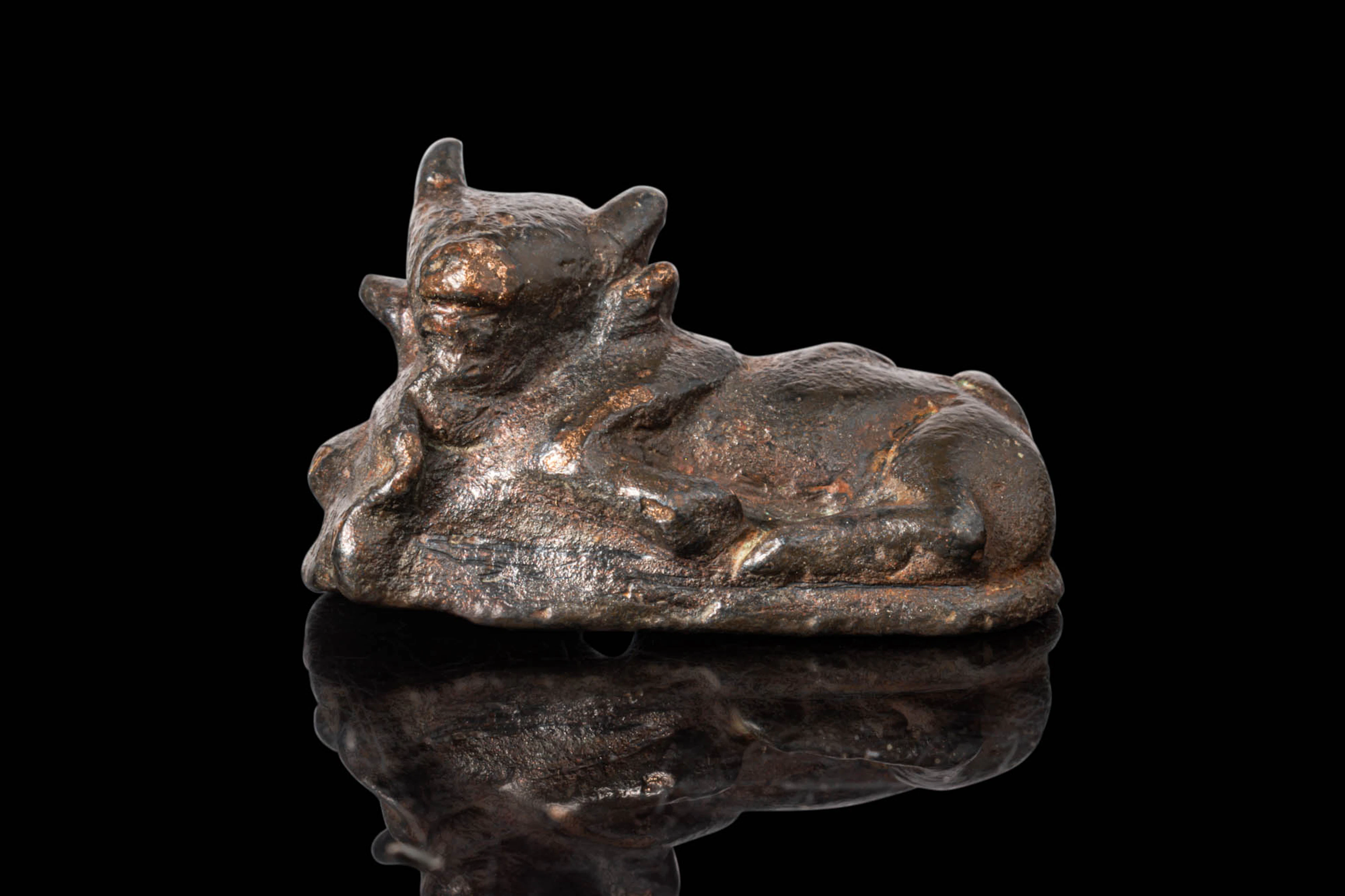 MESOPOTAMIAN BRONZE RECUMBENT BULL APPLIQU�