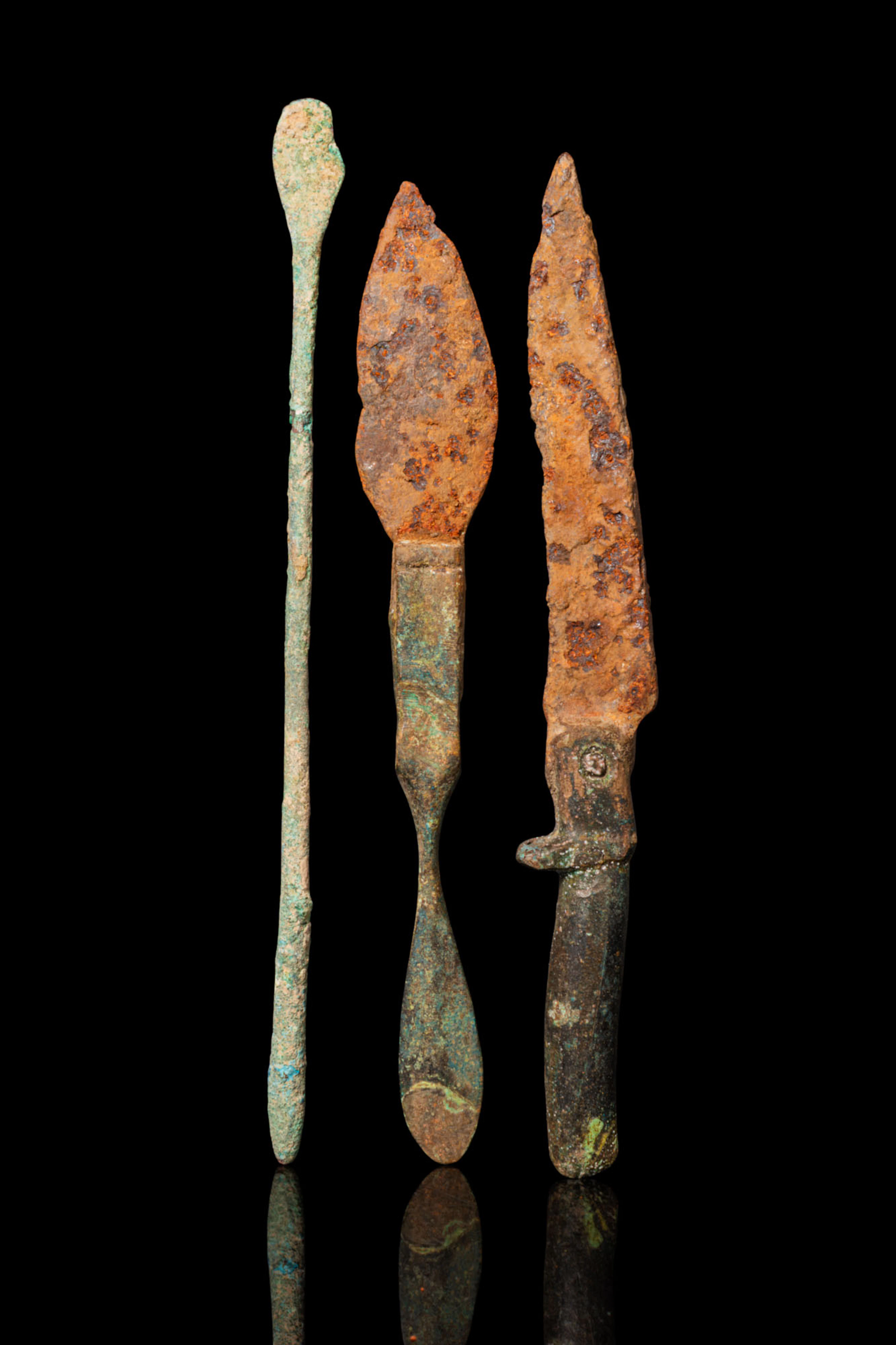 COLLECTION OF ROMAN BRONZE AND IRON SURGERY TOOLS