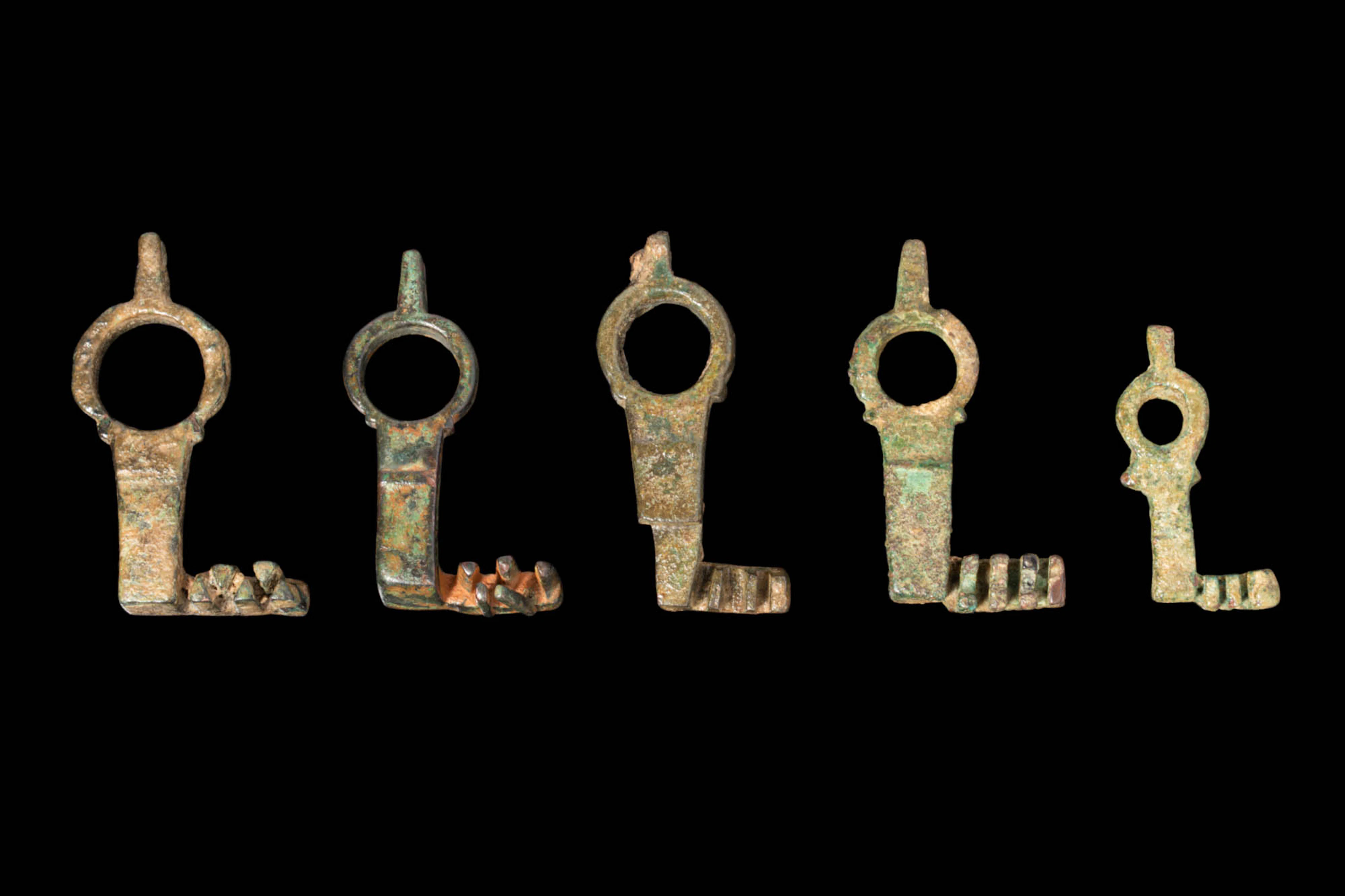 COLLECTION OF ROMAN BRONZE KEYS