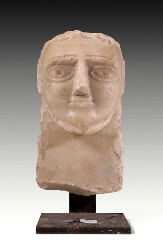SOUTH ARABIAN ALABASTER HEAD