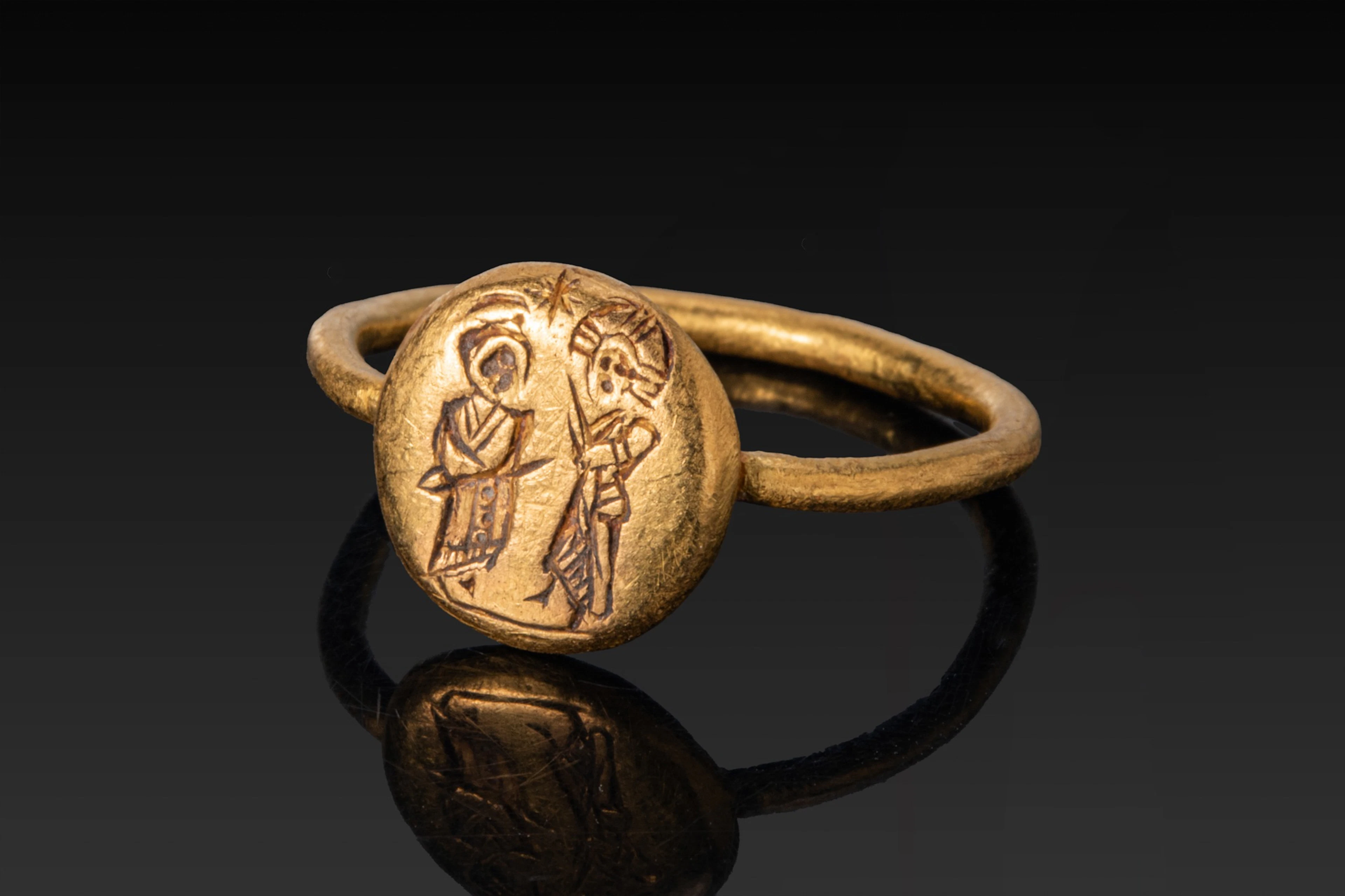 BYZANTINE HIGH KARAT GOLD RING WITH CHRIST AND SAINT