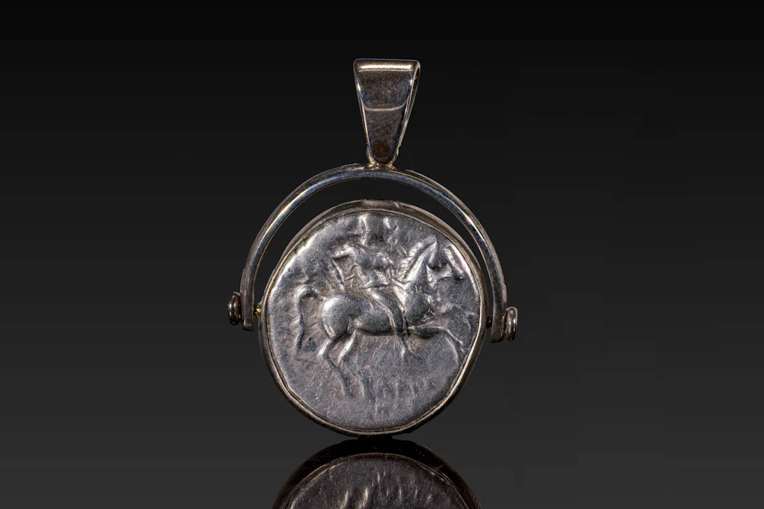 GREEK TARENTUM SILVER DIDRACHM (NOMOS) IN SILVER PENDANT