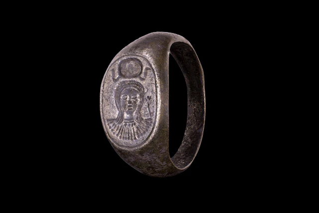 EGYPTIAN SILVER SIGNET RING WITH HEAD OF HATHOR