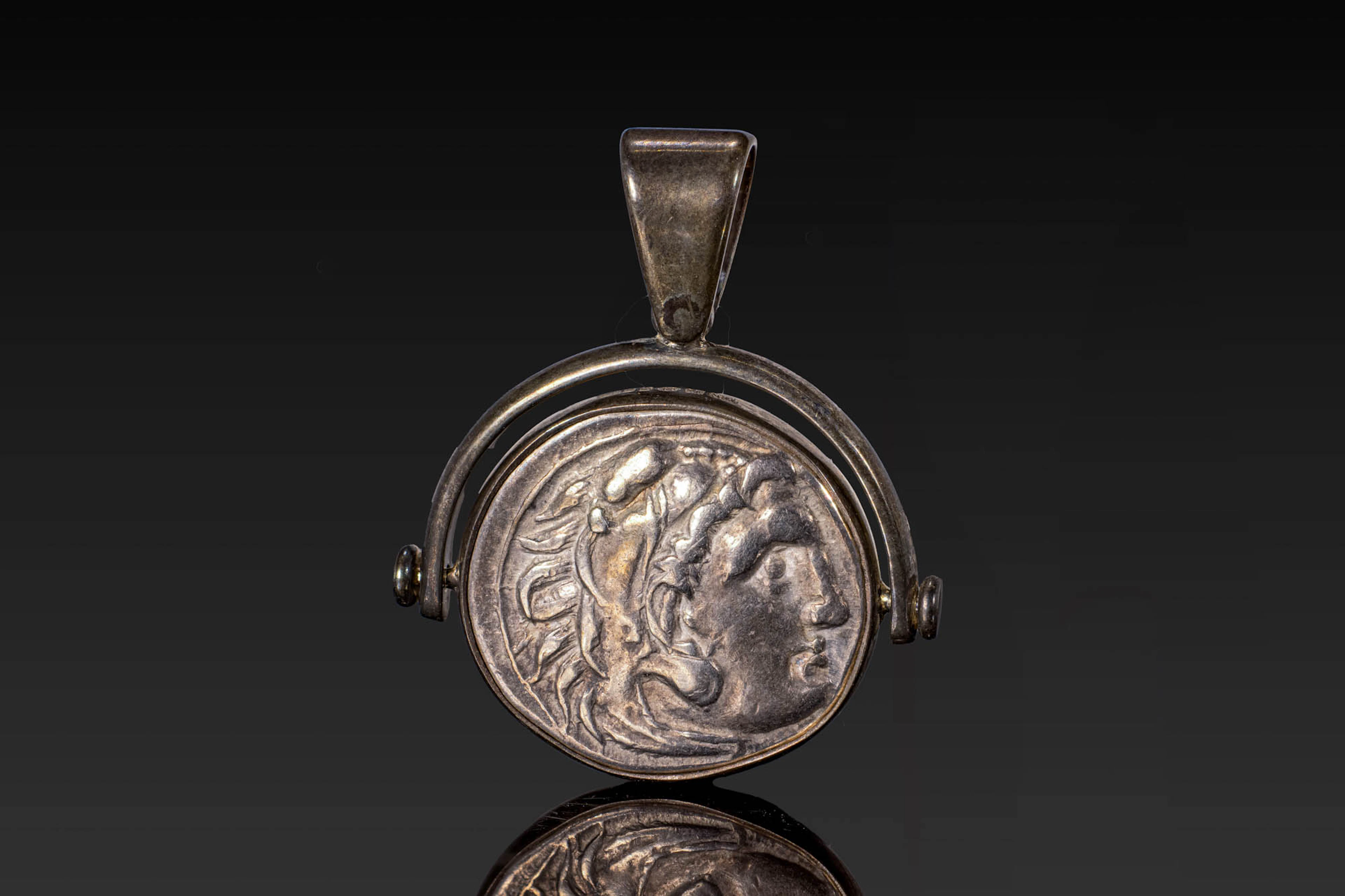 HELLENISTIC SILVER DRACHM OF ALEXANDER THE GREAT IN SILVER PENDANT