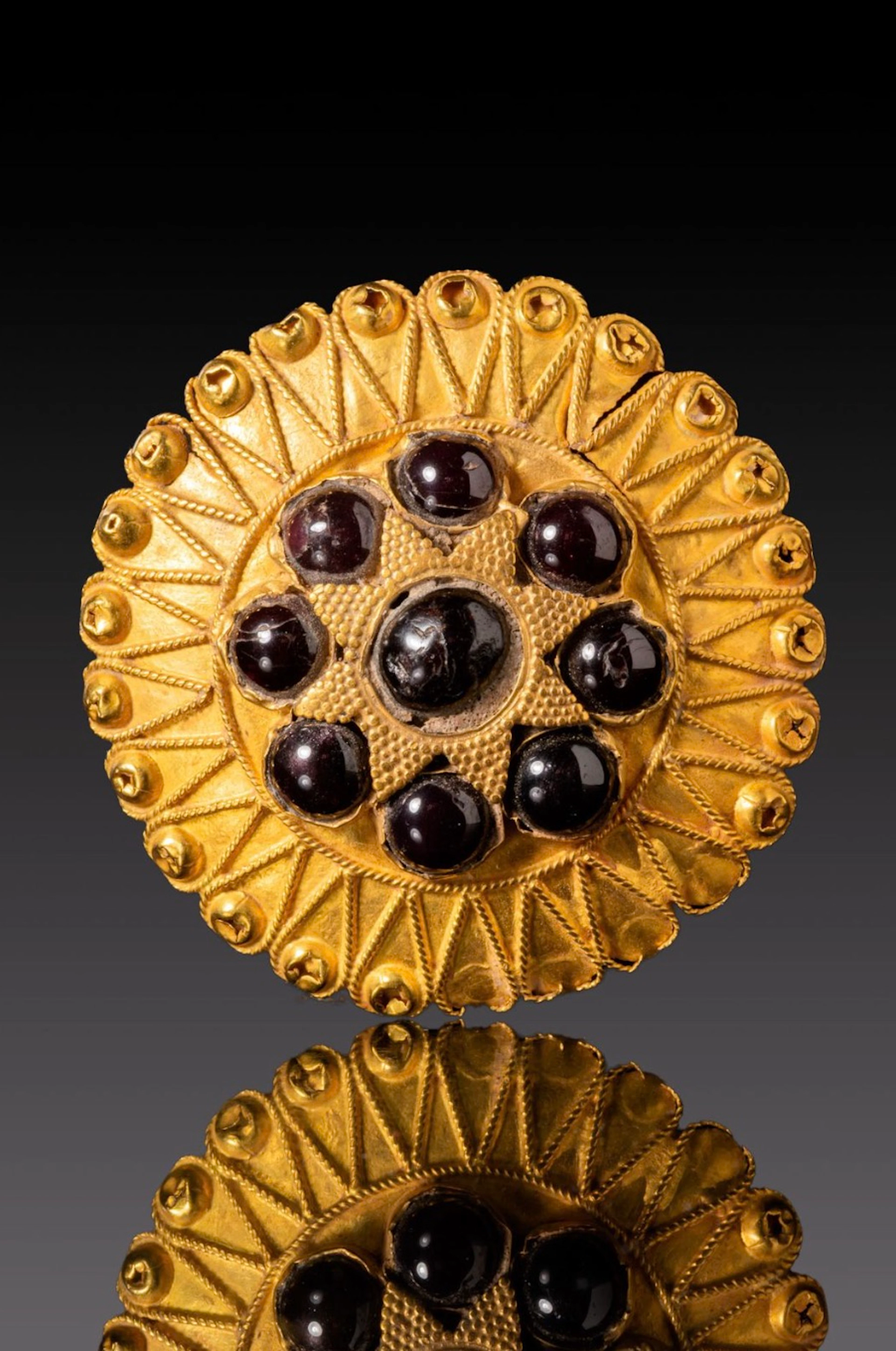 GREEK GOLD AND RED GARNET CABOCHON APPLIQUÉ