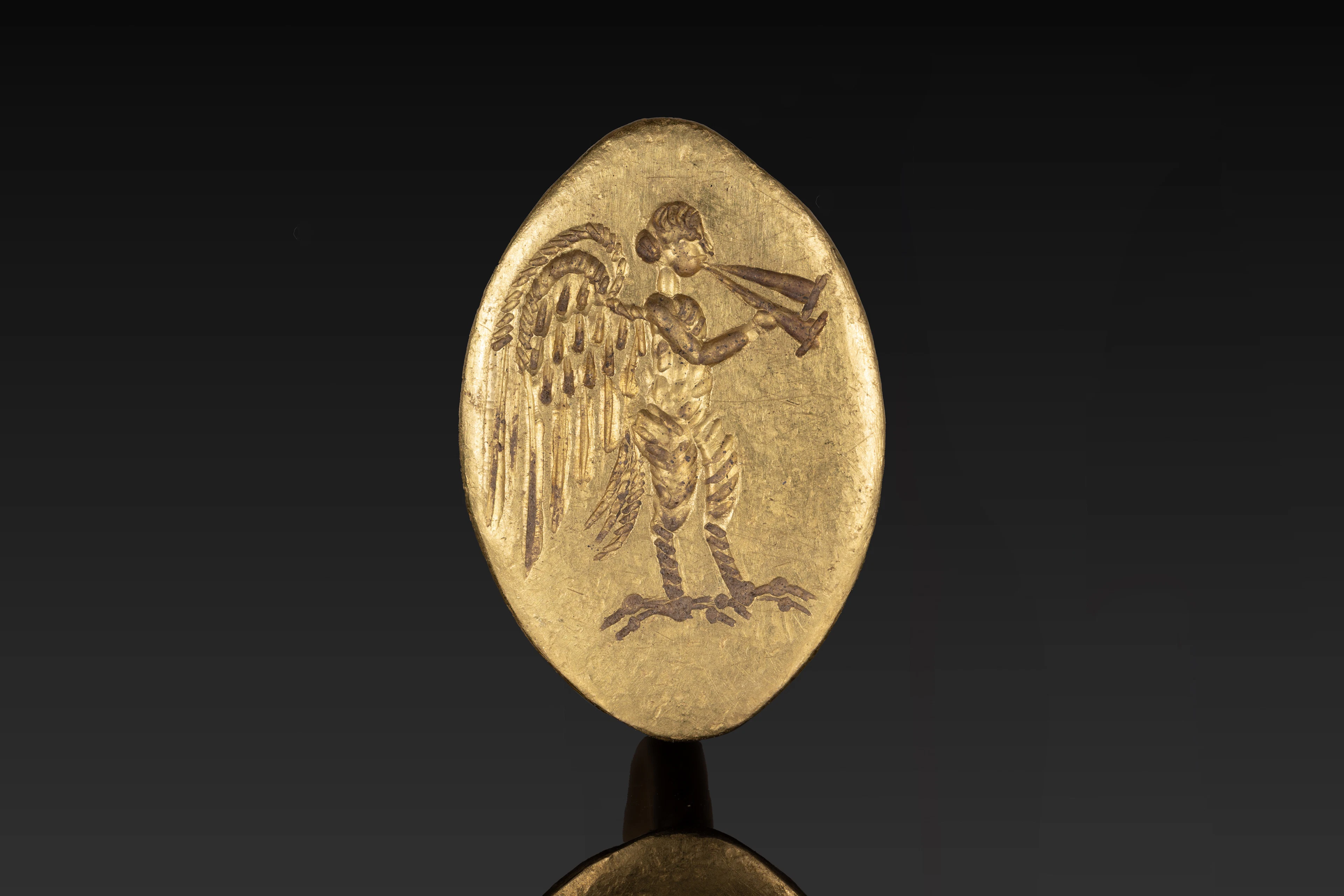 RARE GREEK GOLD RING WITH SIREN PLAYING AULOS