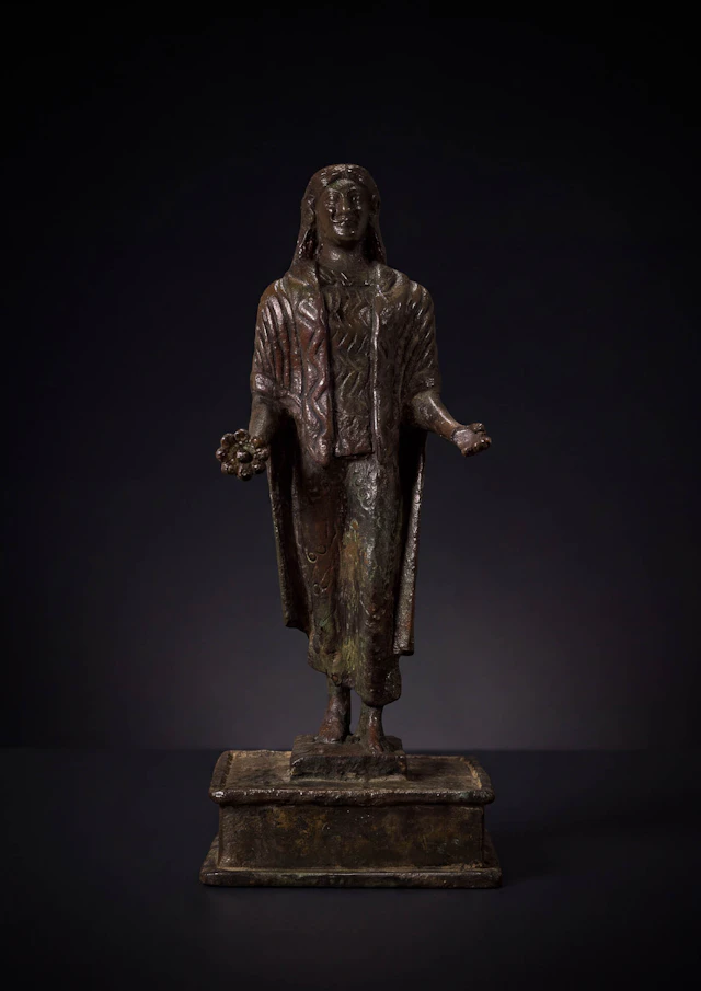ETRUSCAN BRONZE FIGURE OF A FEMALE VOTARY