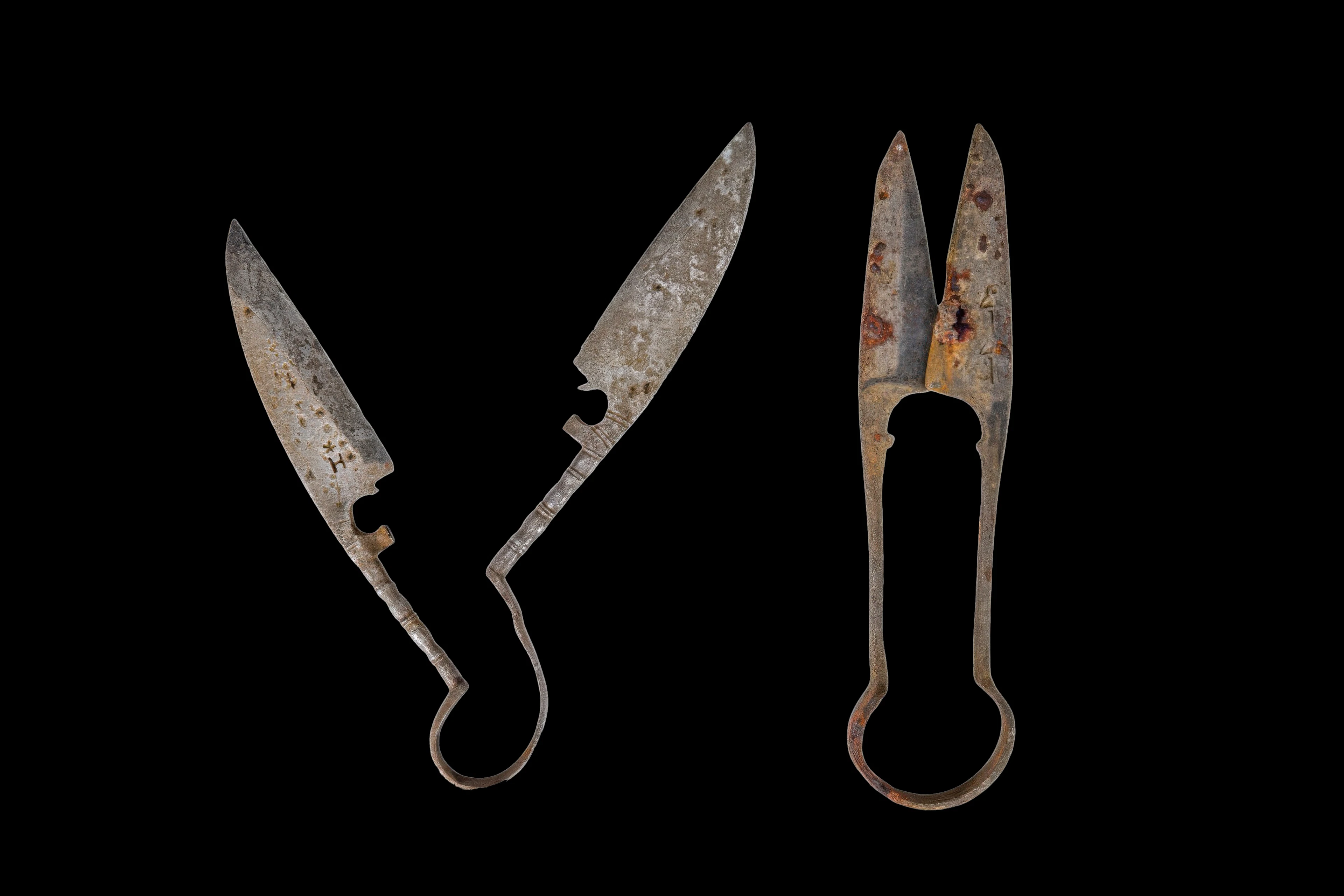 PAIR OF ROMAN AND MEDIEVAL SPRING SHEARS