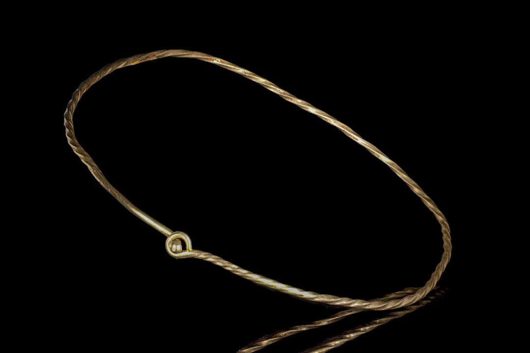 VIKING GOLD COILED TORC