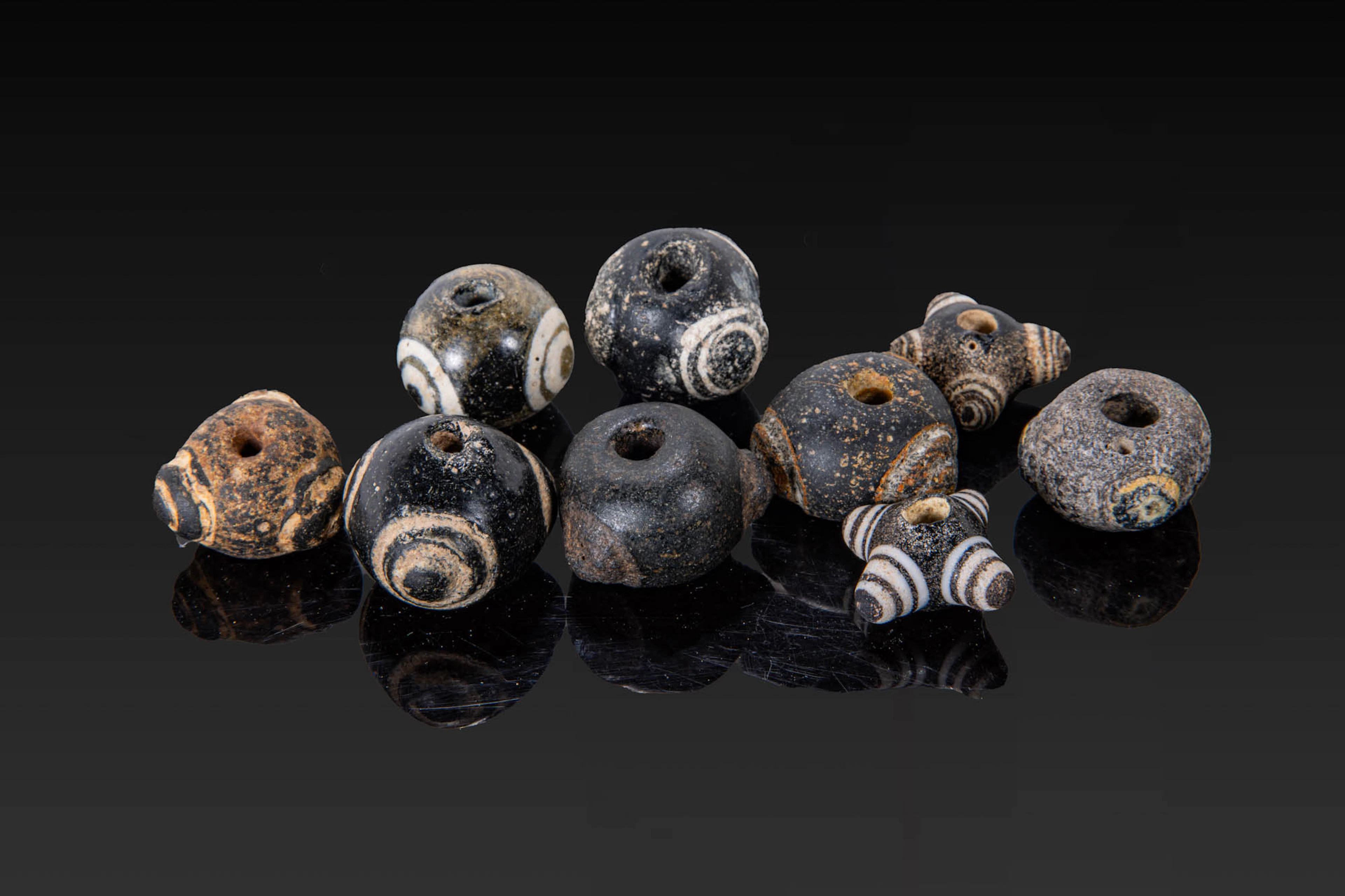 COLLECTION OF GRAECO-PHOENICIAN GLASS BEADS