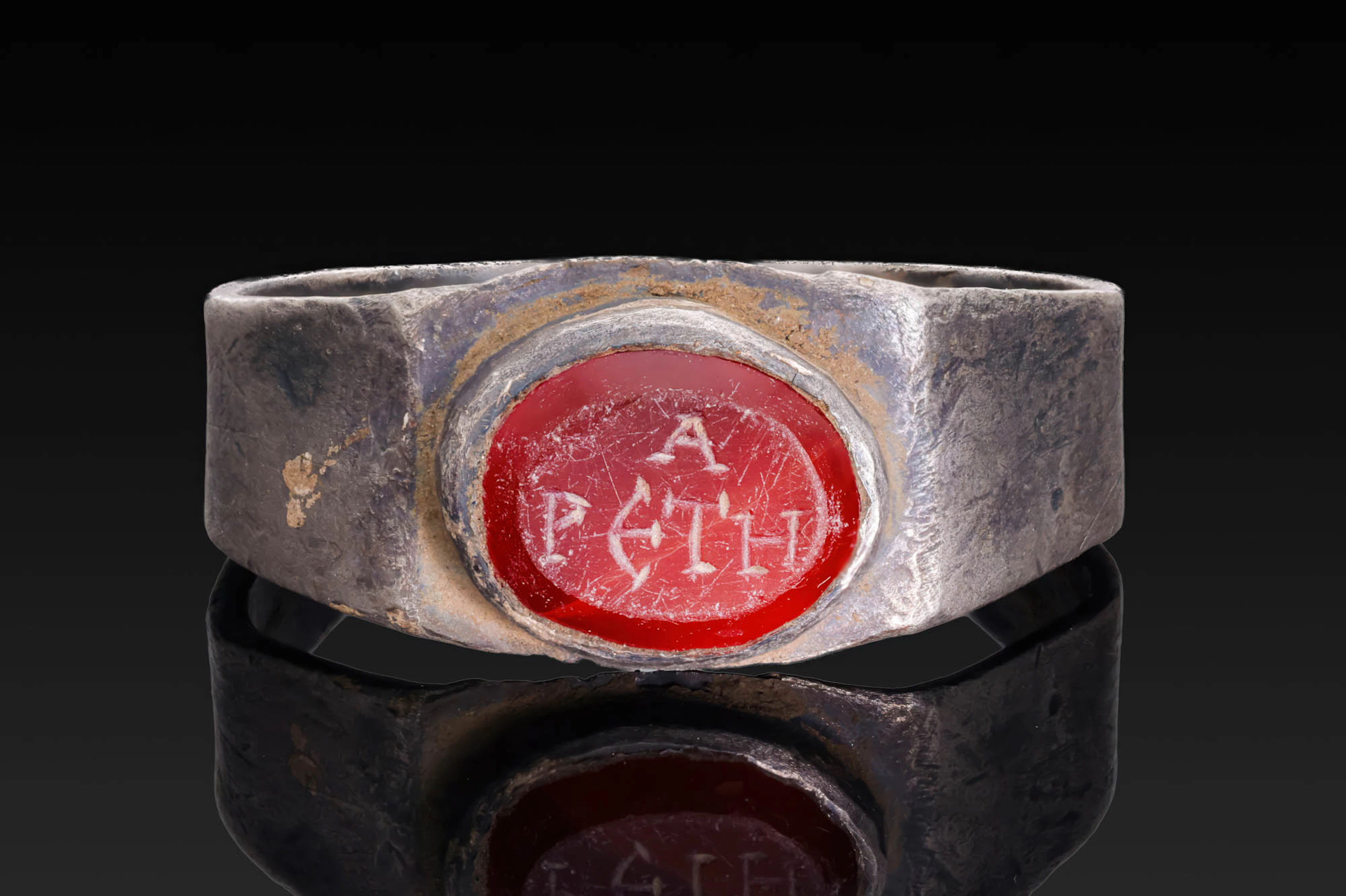 ROMAN CARNELIAN INTAGLIO WITH GREEK INSCRIPTION IN SILVER RING