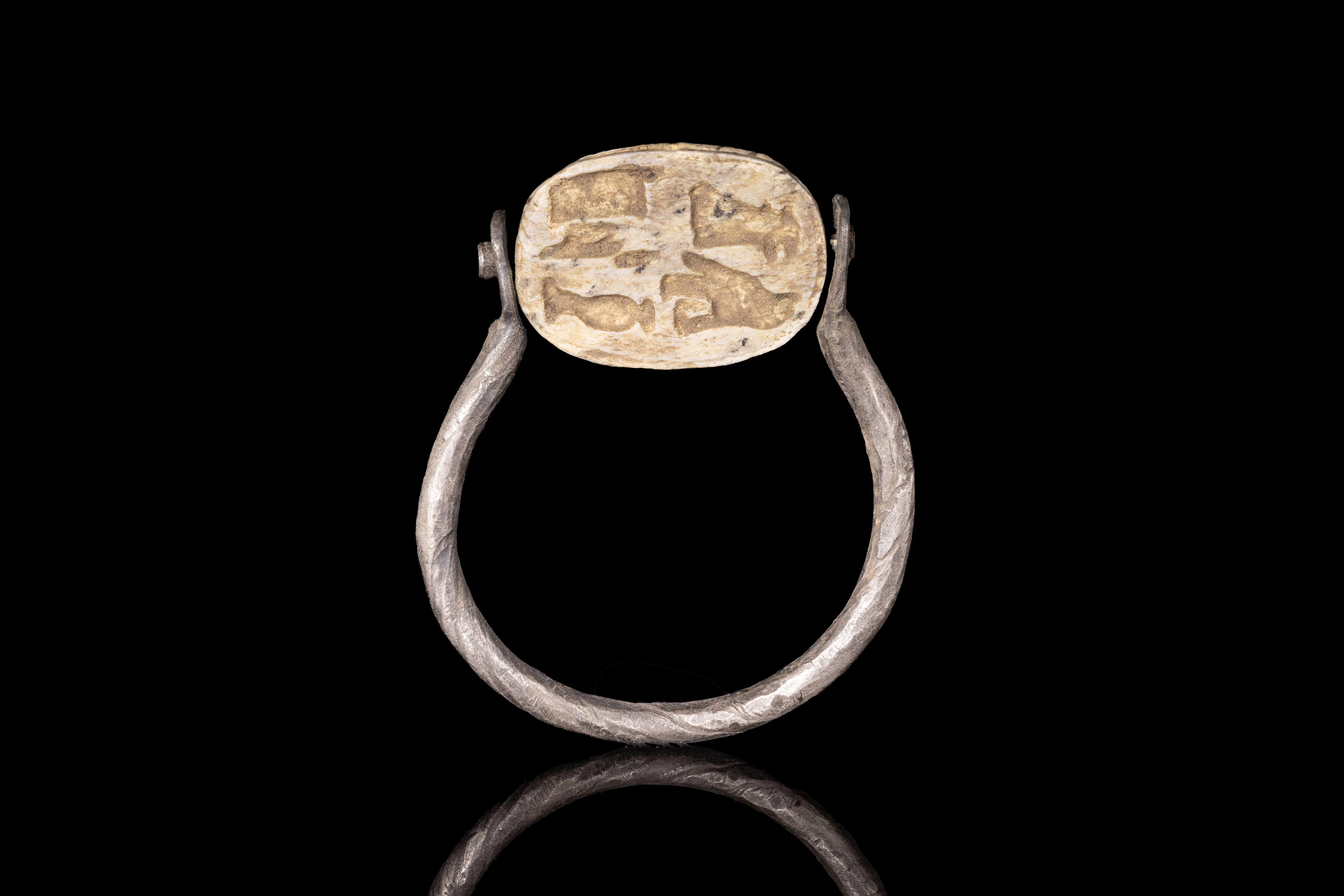 EGYPTIAN STEATITE SCARAB WITH HIEROGLYPHICS IN SILVER RING