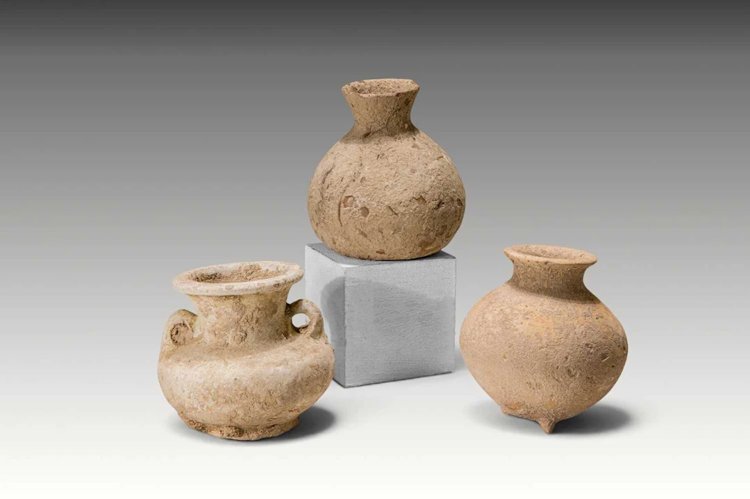 GROUP OF THREE CYPRIOT POTTERY VESSELS