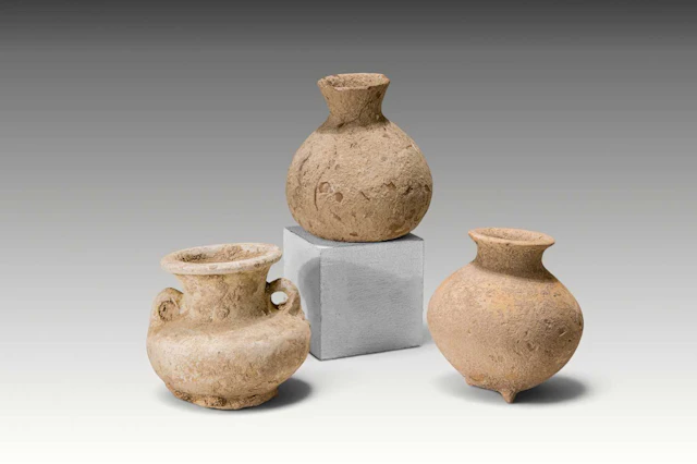 GROUP OF THREE CYPRIOT POTTERY VESSELS