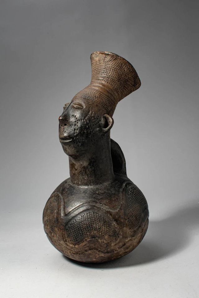 MANGBETU TERRACOTTA POT