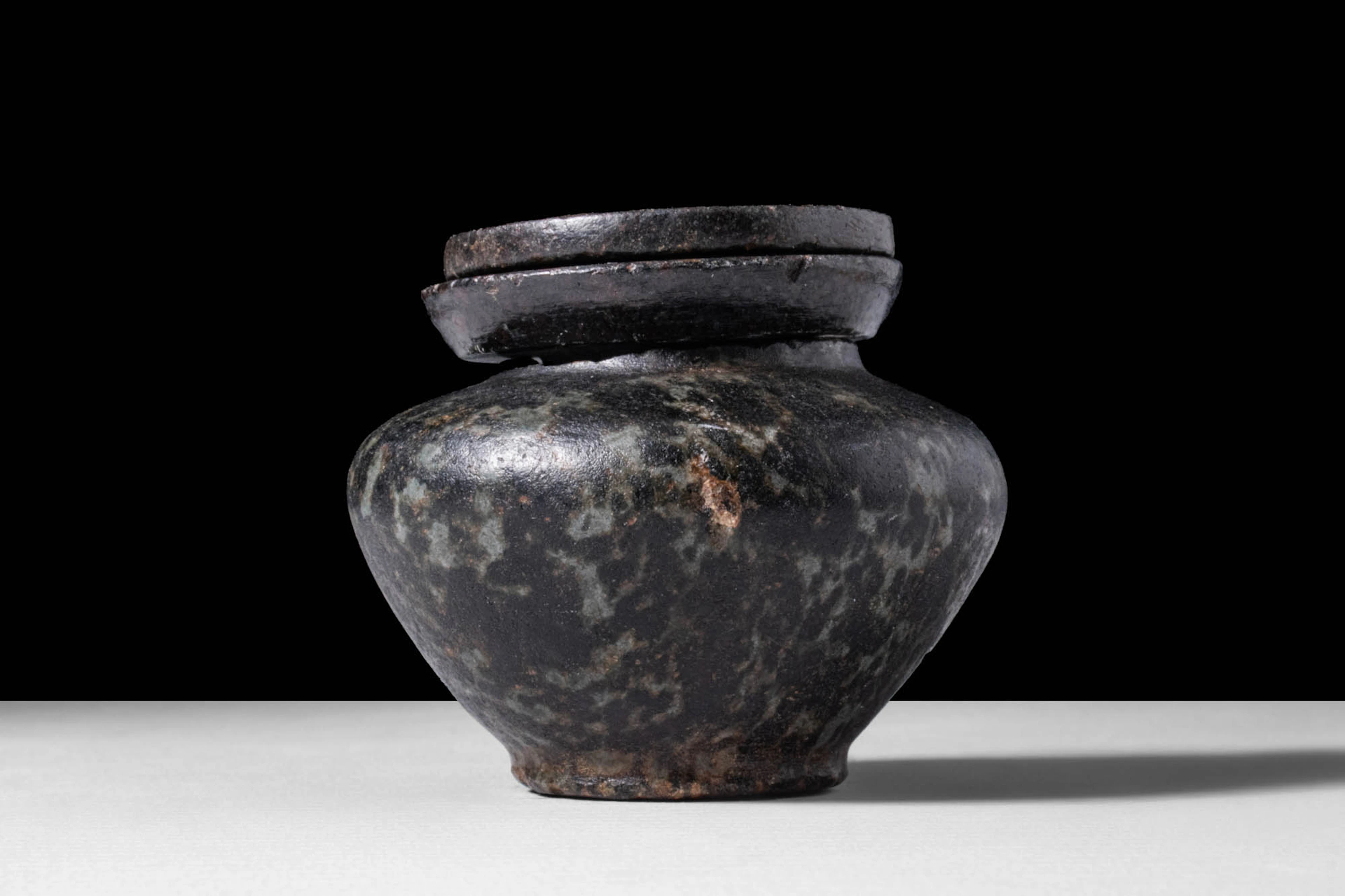 EGYPTIAN STONE LIDDED KOHL VESSEL