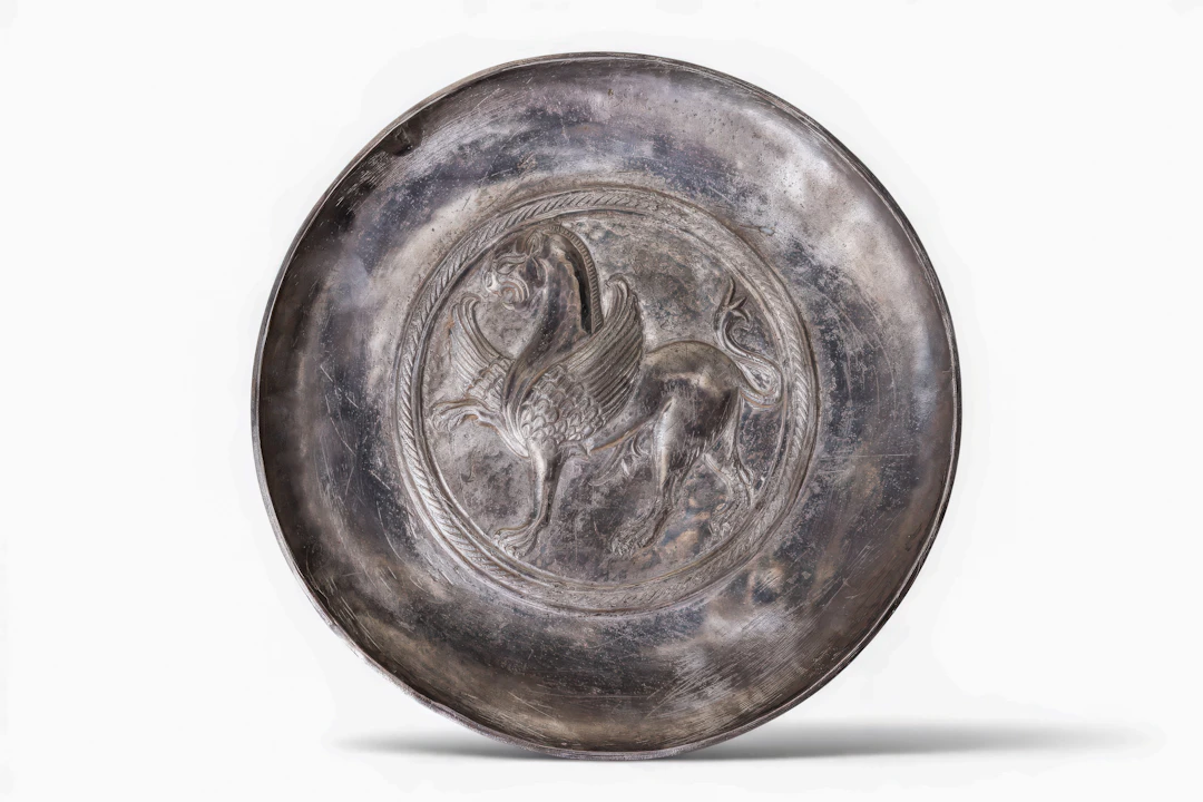 GREEK PERIOD SOLID SILVER SHALLOW BOWL WITH GRIFFON