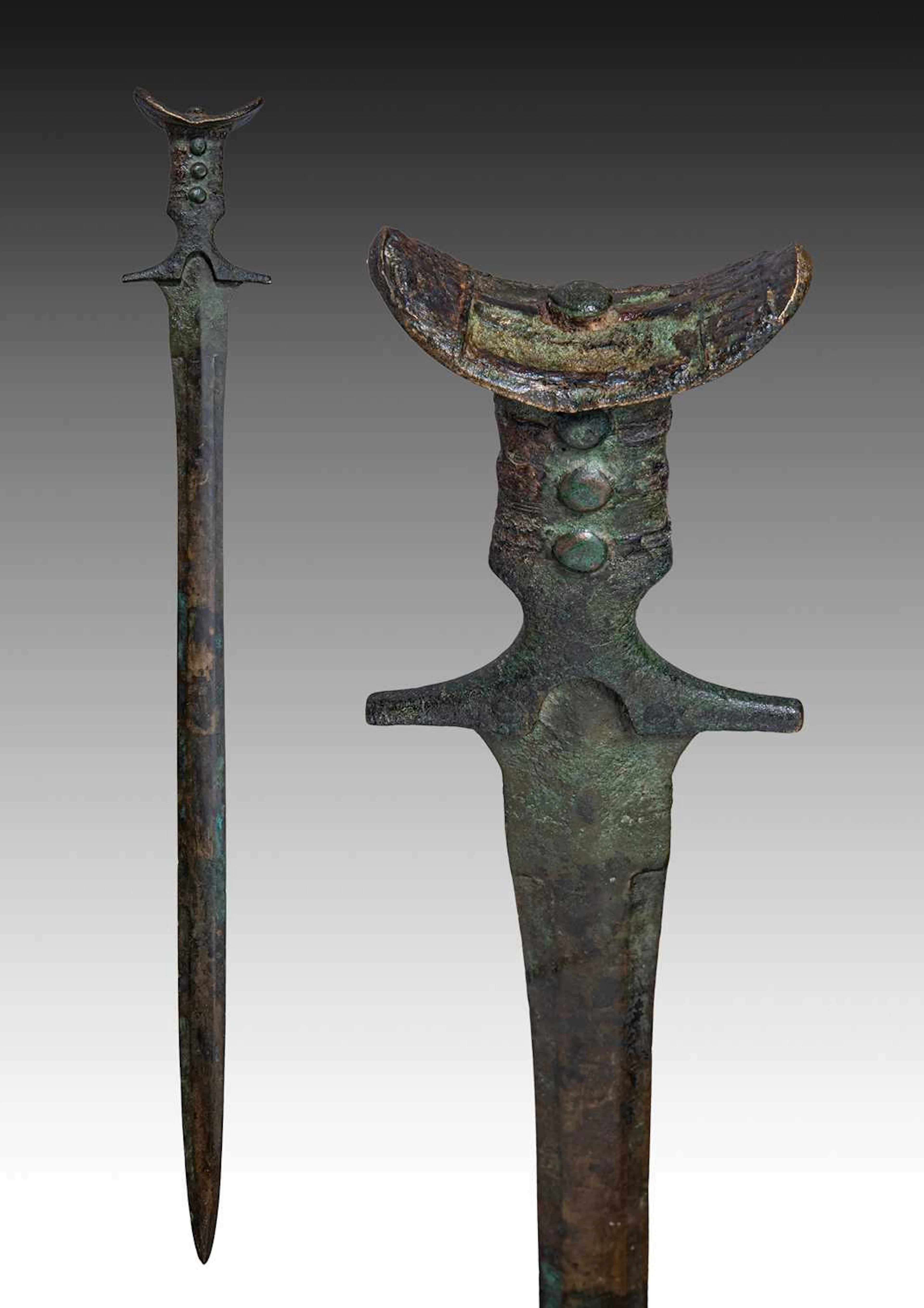 EUROPEAN CELTIC BRONZE SWORD WITH EAR-SHAPED POMMEL
