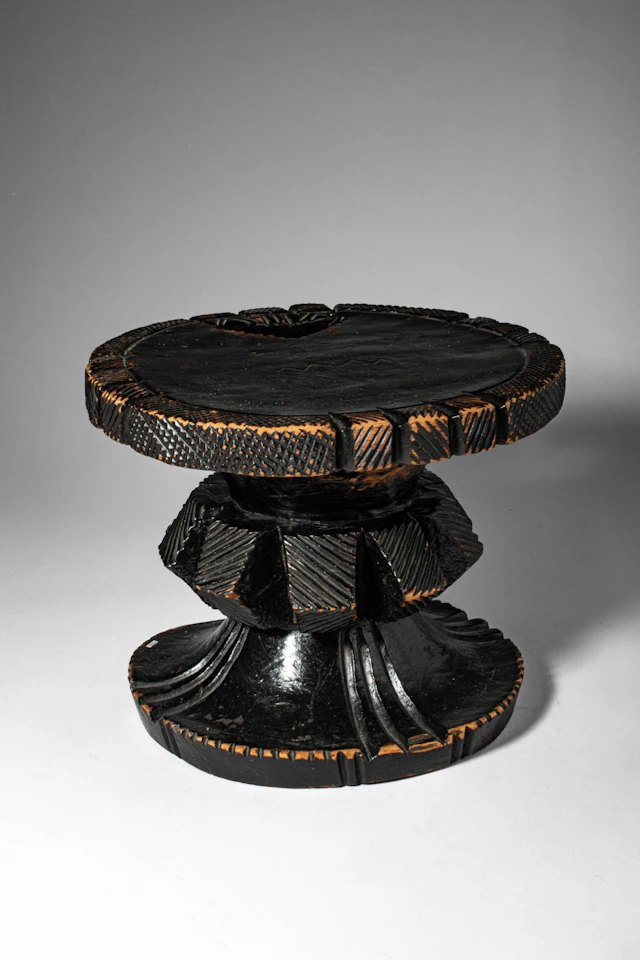 MANGBETU WOODEN STOOL