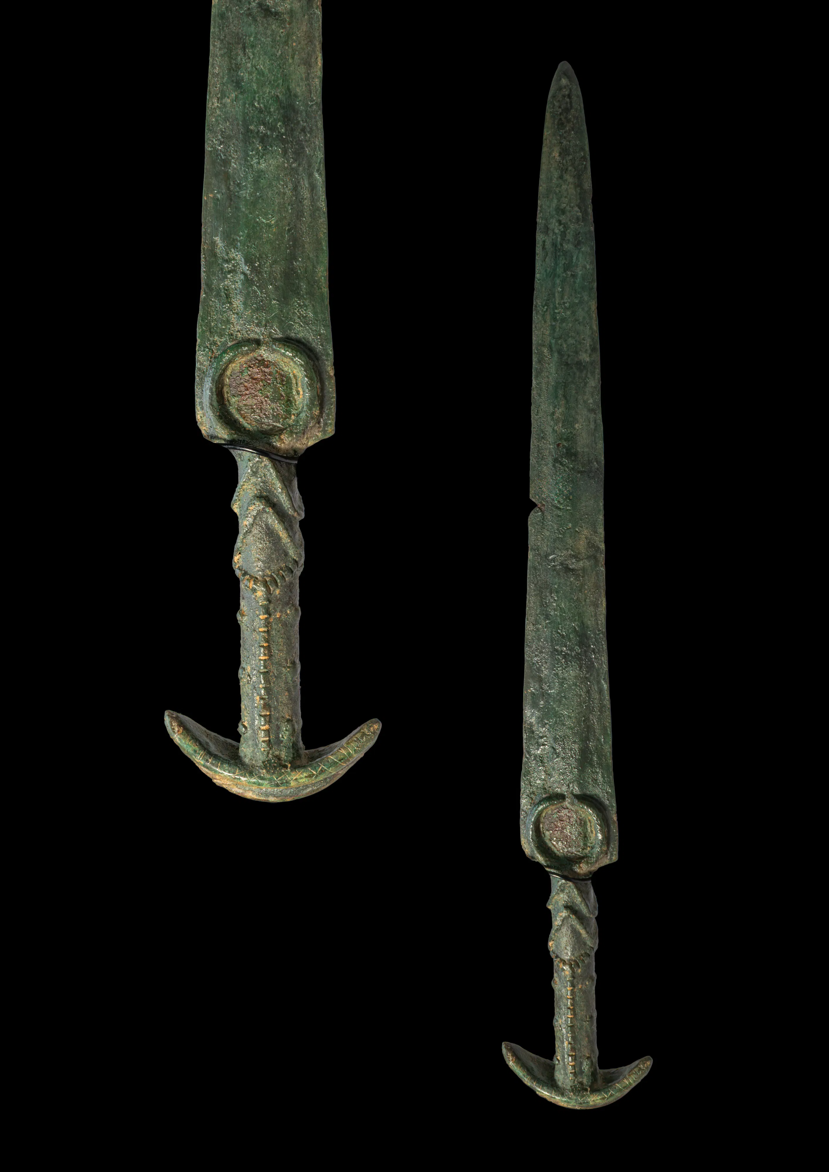 HITTITE BRONZE SWORD WITH CRESCENTIC POMMEL