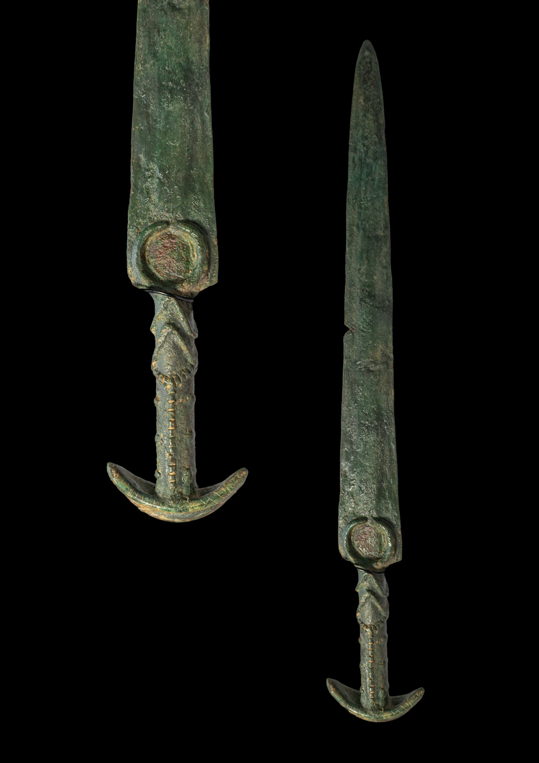 HITTITE BRONZE SWORD WITH CRESCENTIC POMMEL