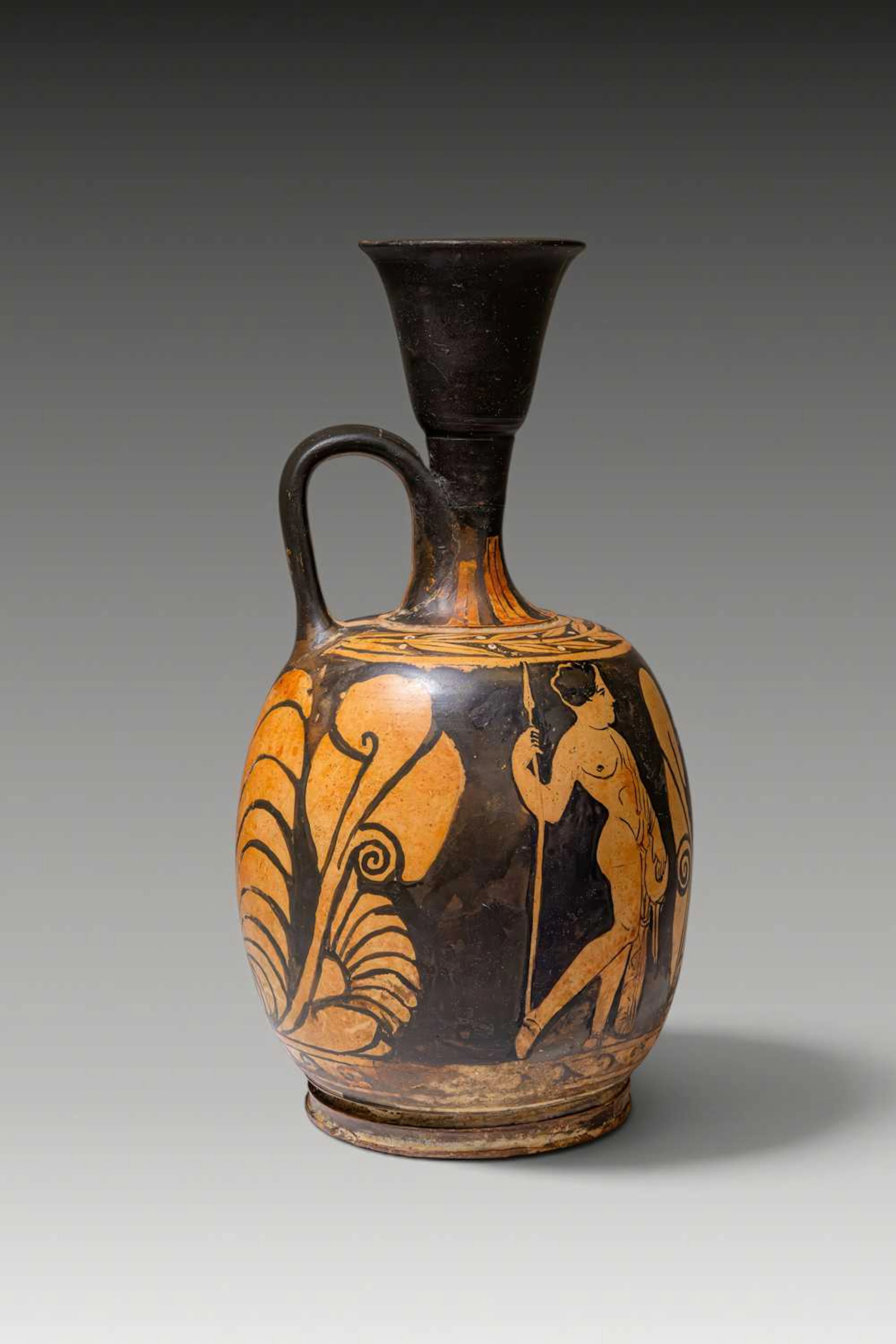APULIAN SQUAT LEKYTHOS WITH LIBATION SCENE