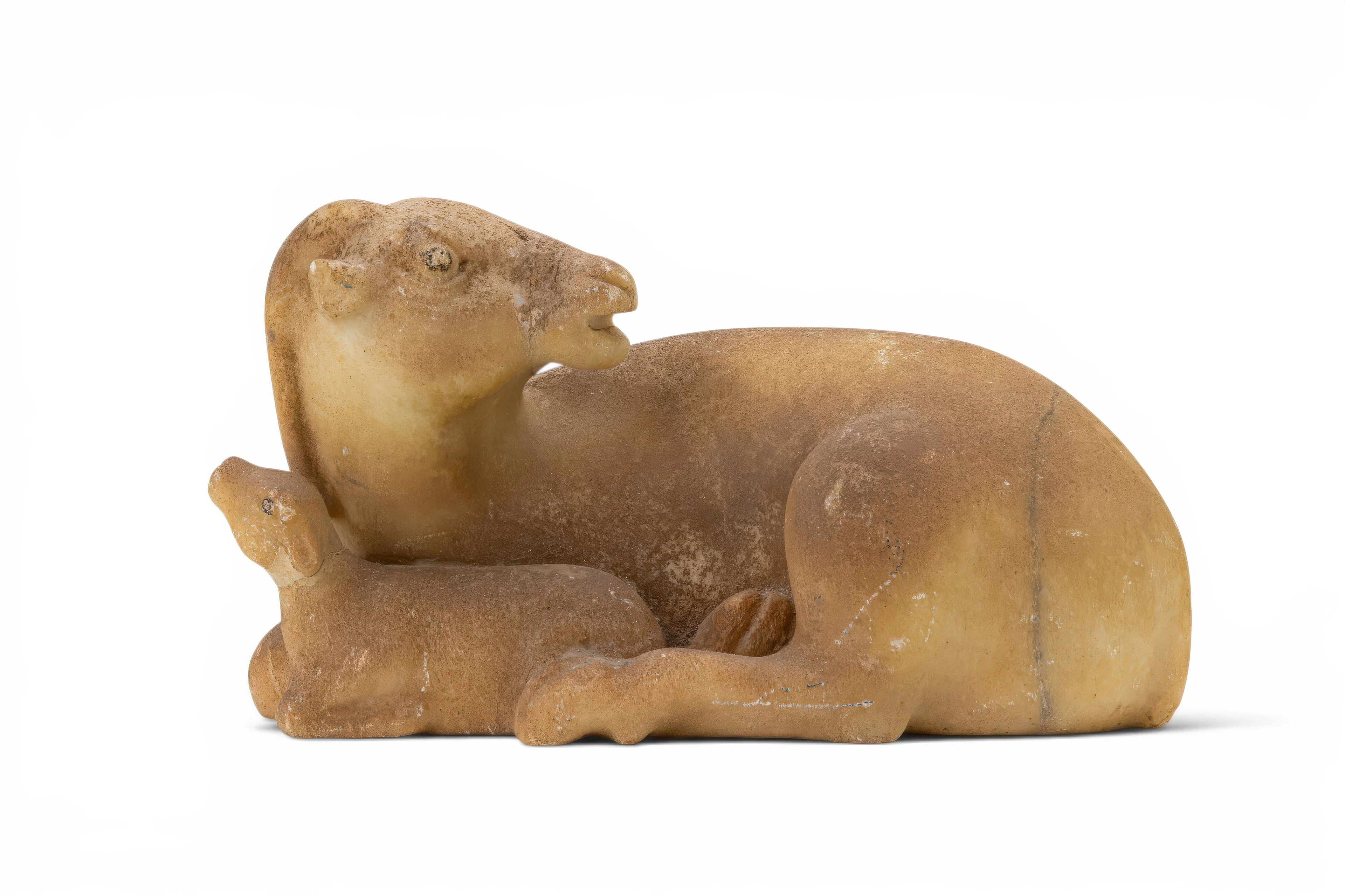 SOUTH ARABIAN MARBLE FIGURINE OF RECUMBENT ANIMALS