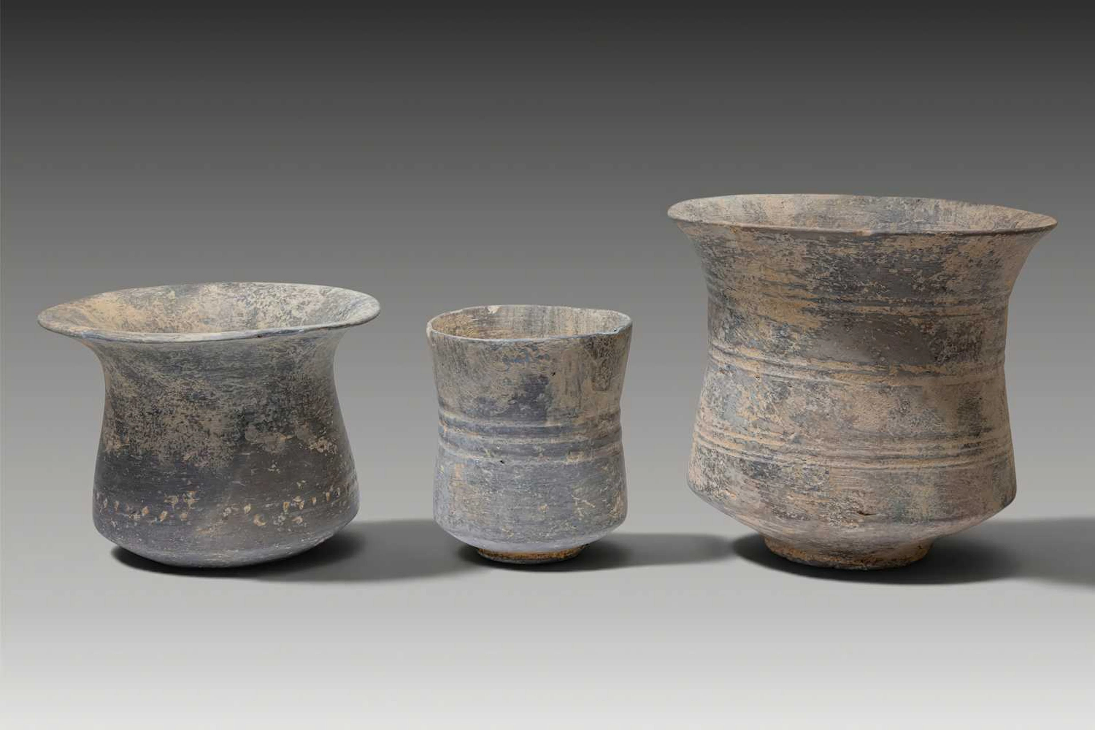 THREE BACTRIA-MARGIANA BURNISHED GREY-WARE VESSELS