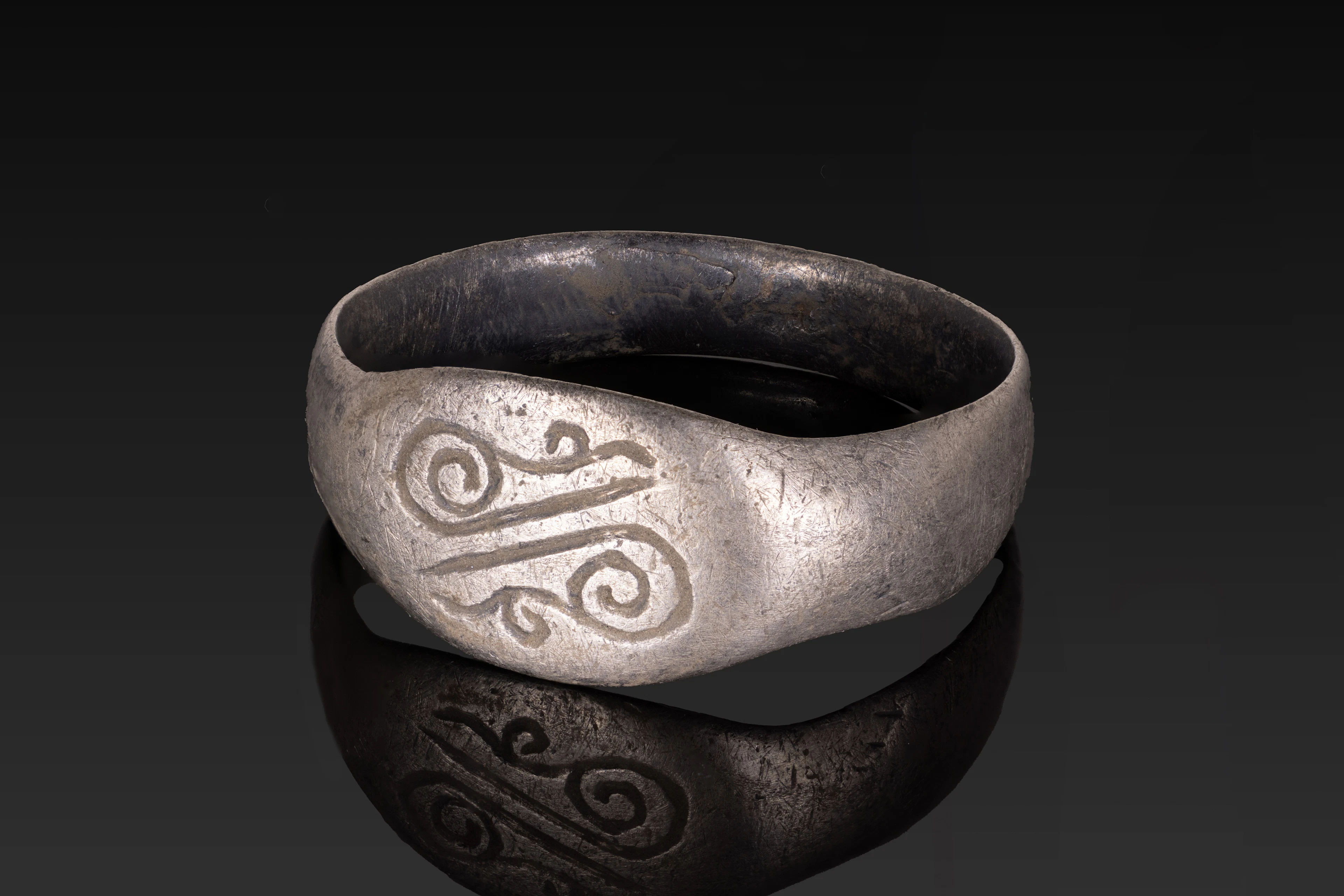 ROMAN SILVER RING WITH LITUUS