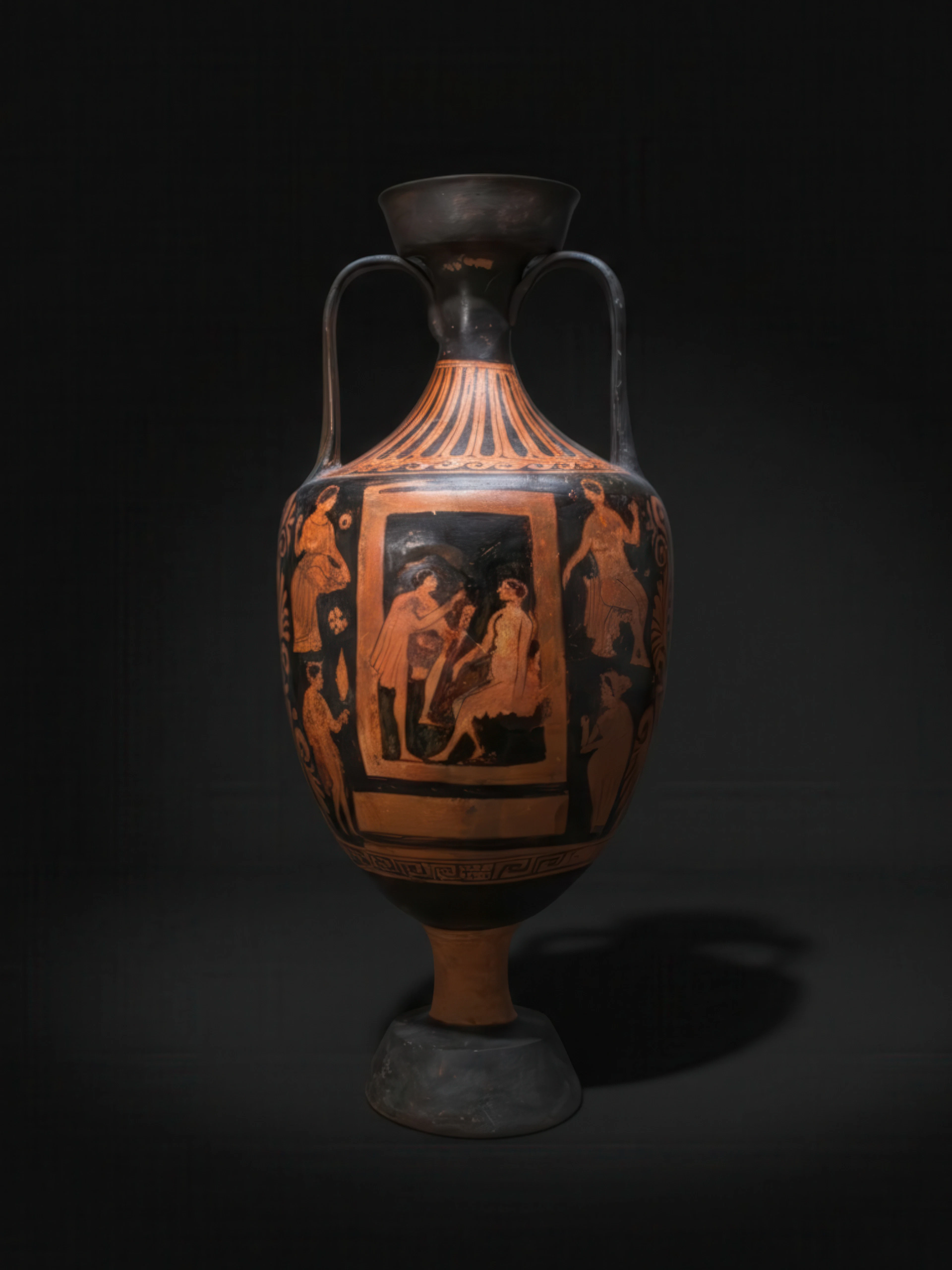 LARGE APULIAN RED-FIGURE AMPHORA WITH NAISKOS SCENE AND ALTAR