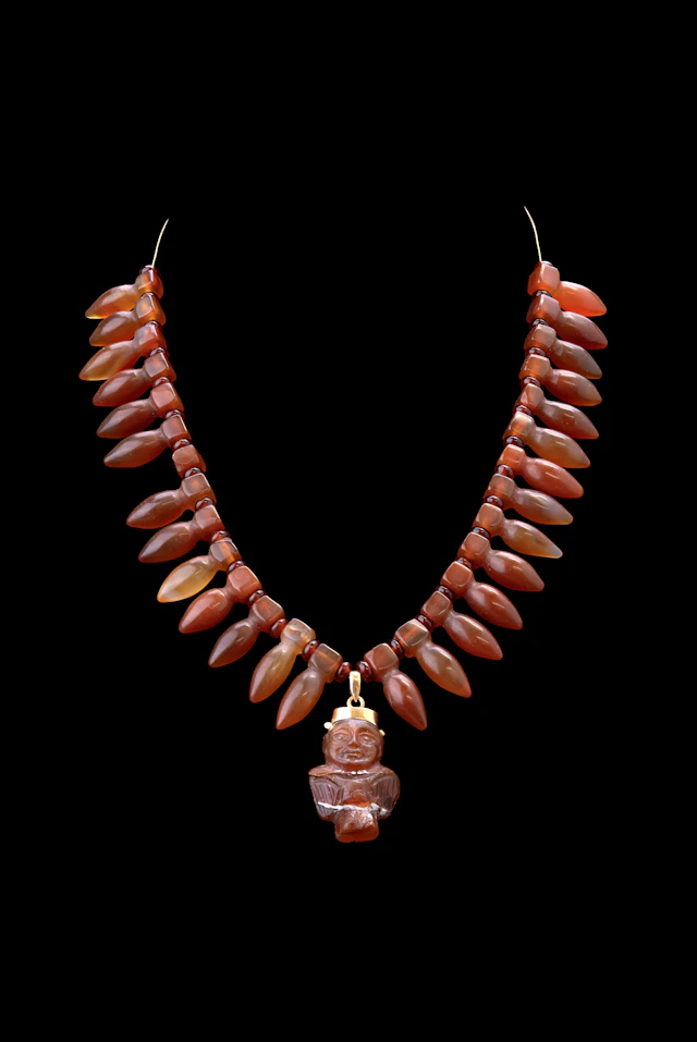 RARE EGYPTIAN CARNELIAN NECKLACE WITH PENDANTS