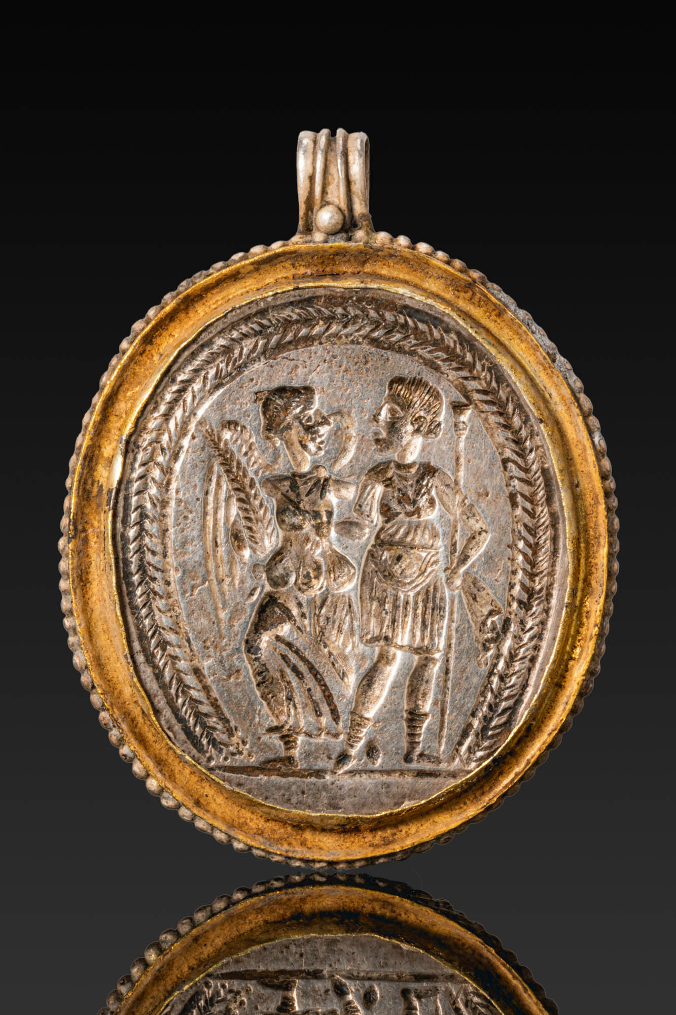 ROMANO-EGYPTIAN FAIENCE AND GOLD NECKLACE