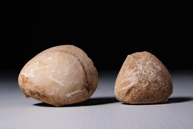 PAIR OF MARBLE KILIA IDOL'S HEADS