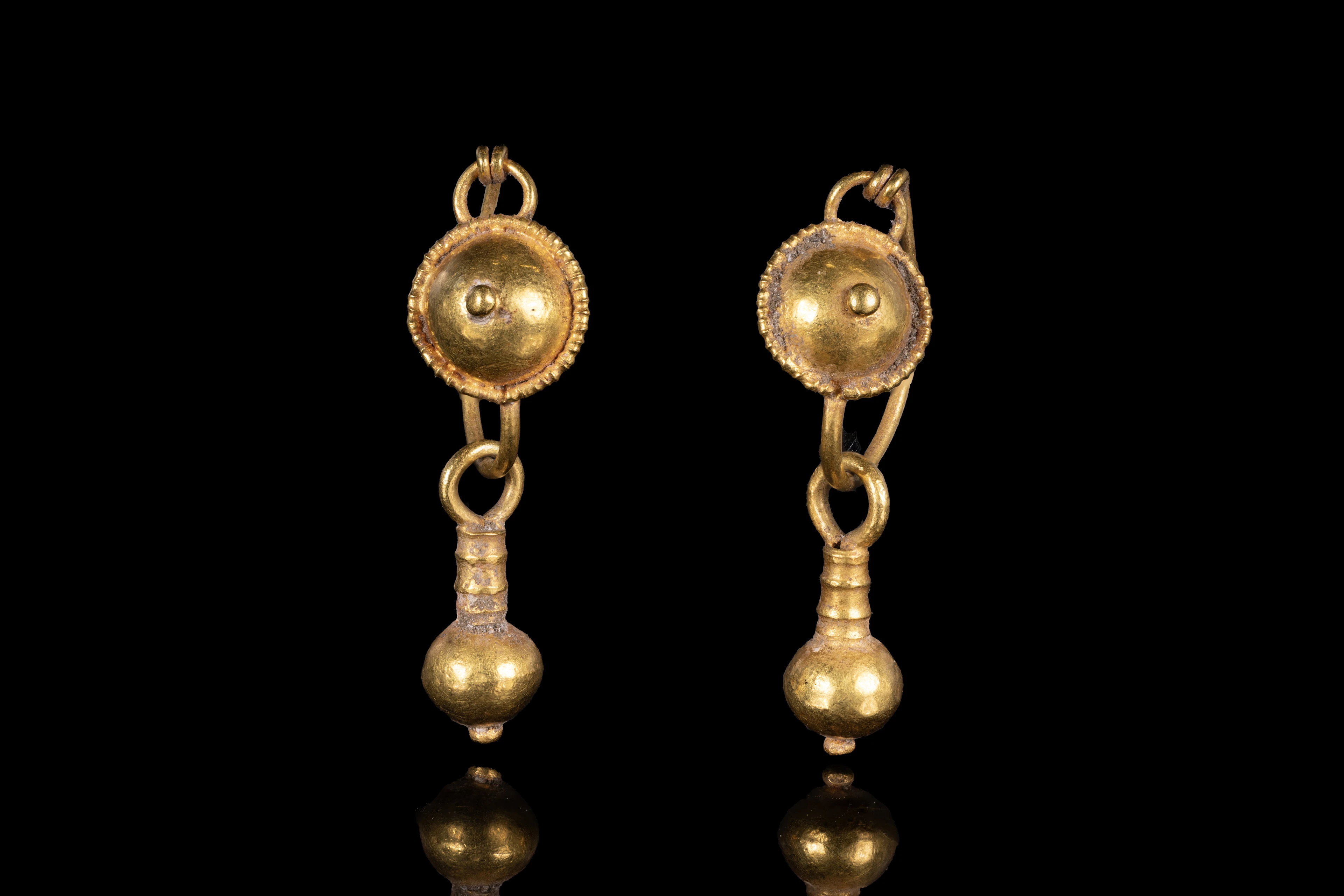 MATCHED PAIR OF ROMAN GOLD EARRINGS WITH DANGLES