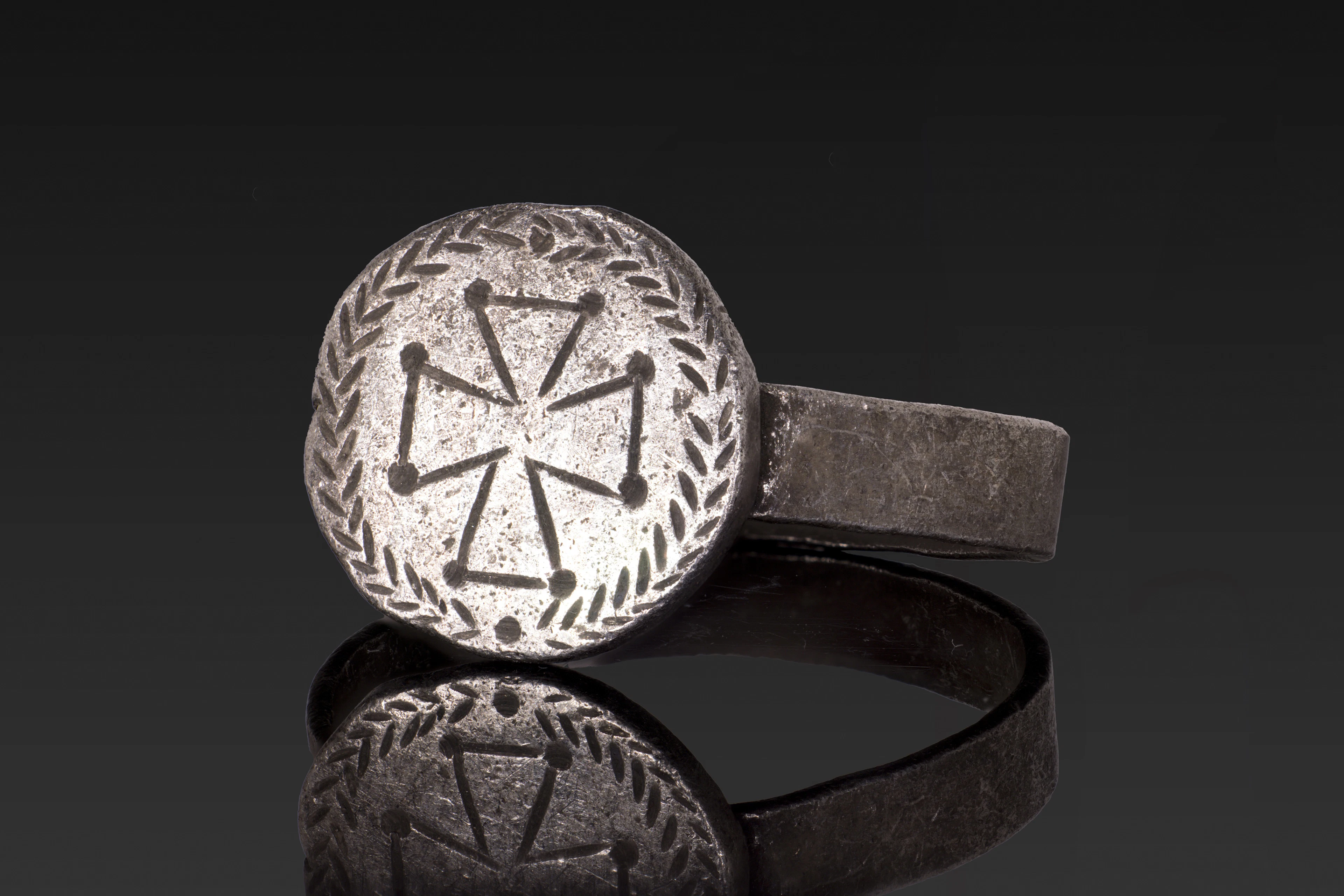 CRUSADER SILVER RING WITH CROSS PATTEE