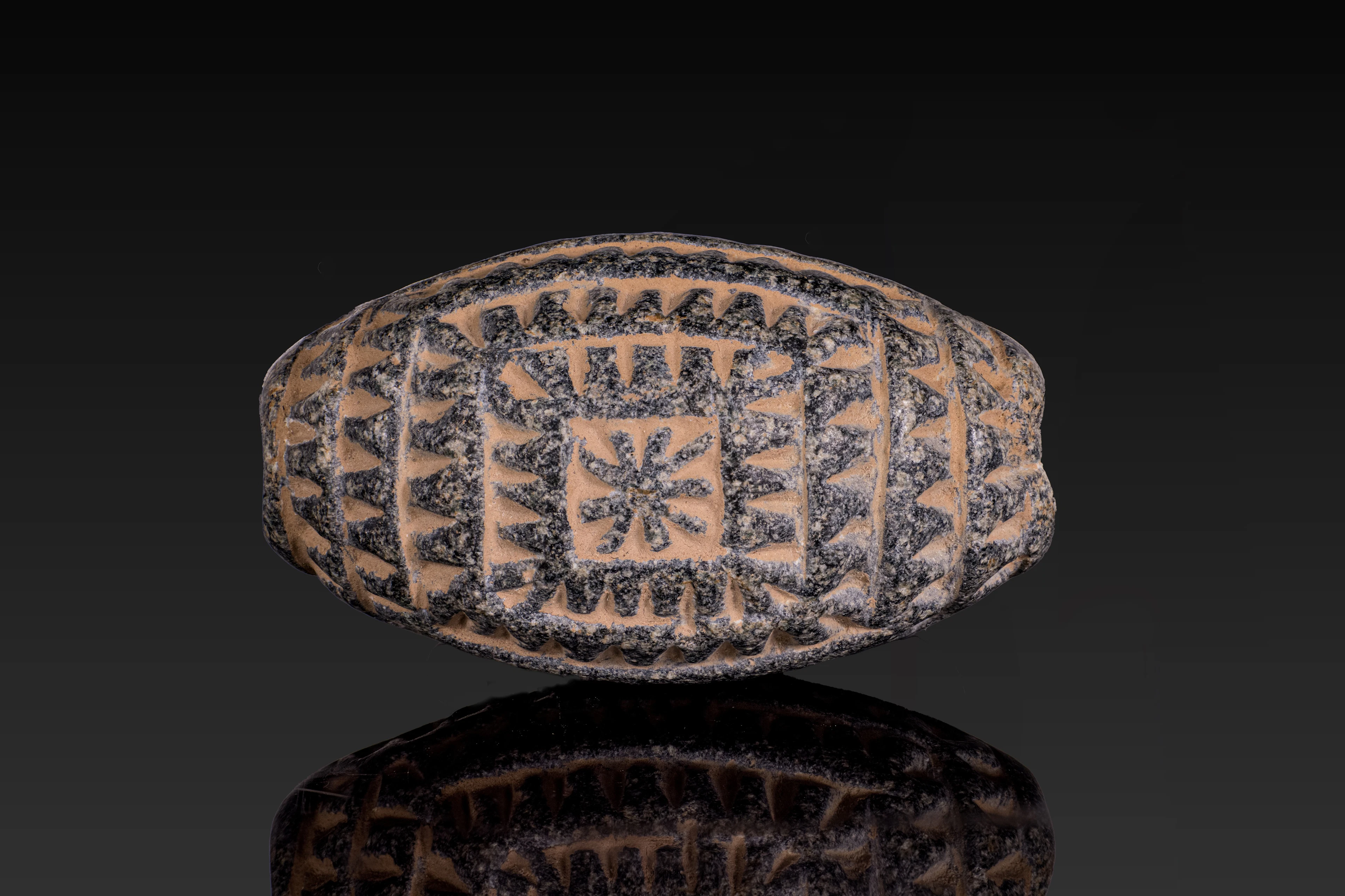 CENTRAL ASIAN BLACK STONE STAMP SEAL WITH TWO SCORPIONS