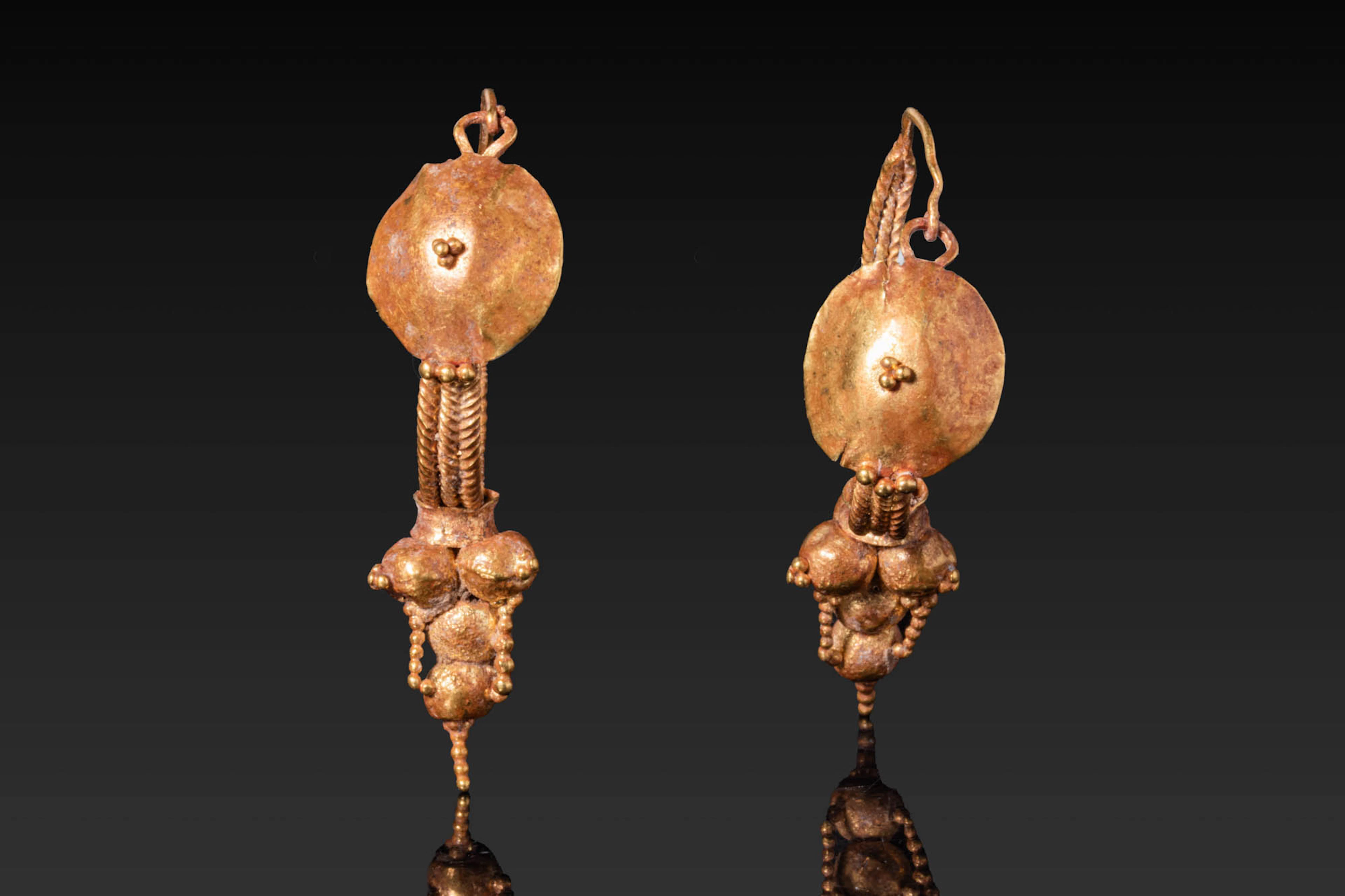 ROMAN HIGH KARAT GOLD BULLA EARRINGS WITH GRANULATION
