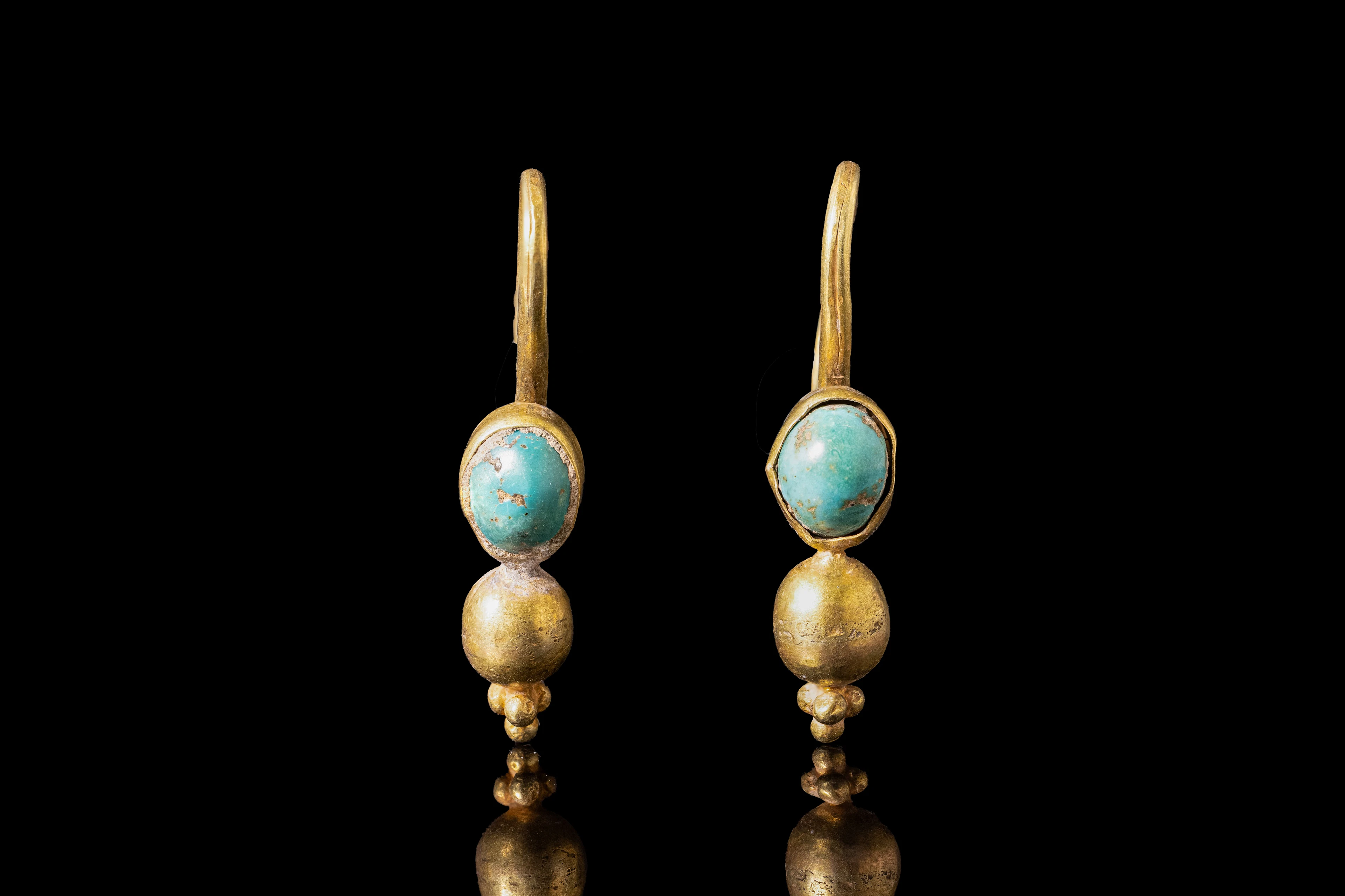 MATCHED PAIR OF PARTHIAN GOLD AND TURQUOISE EARRINGS