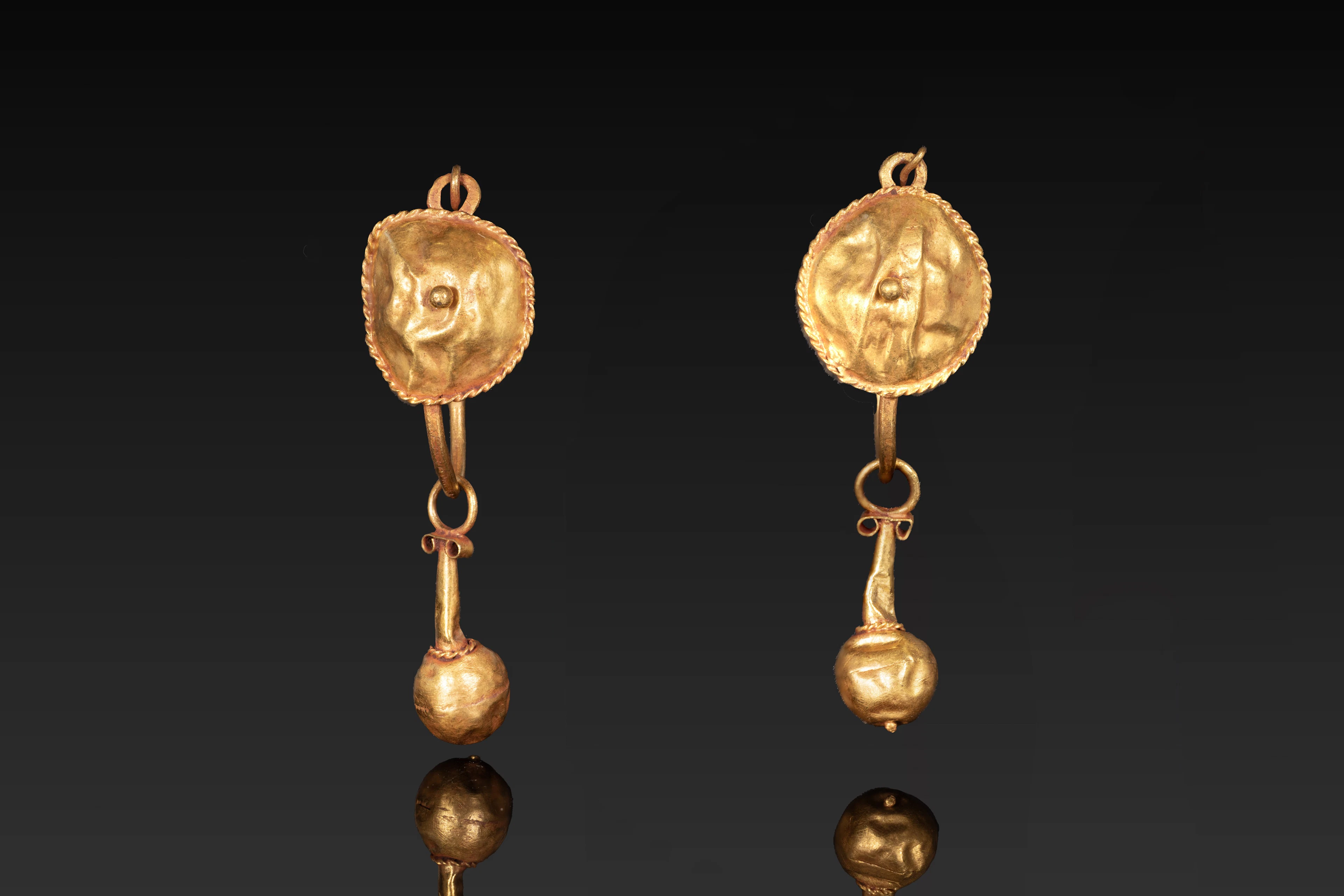 MATCHED PAIR OF ROMAN GOLD EARRINGS
