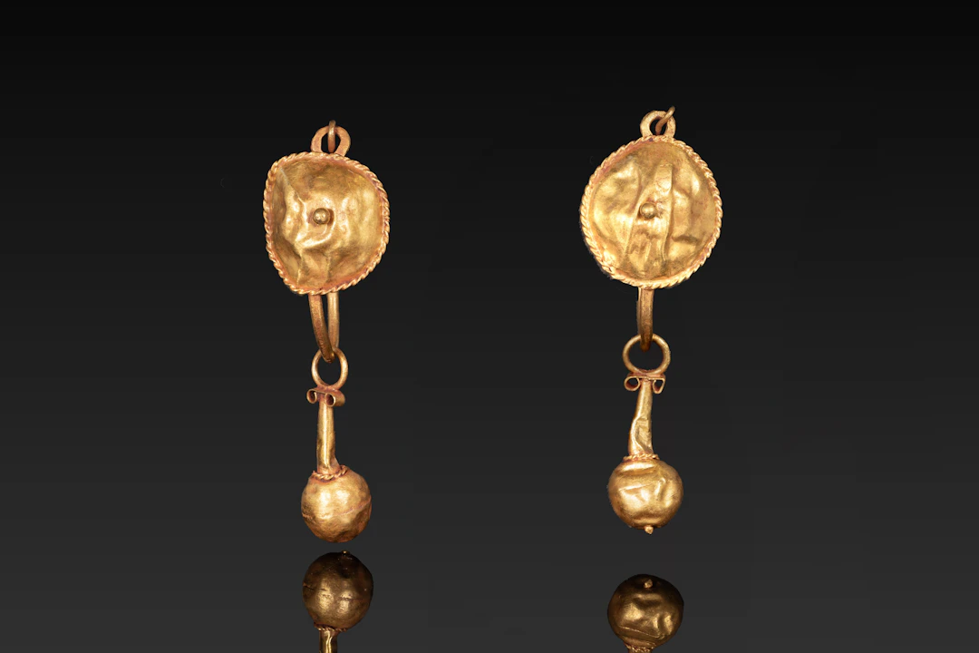 MATCHED PAIR OF ROMAN GOLD EARRINGS