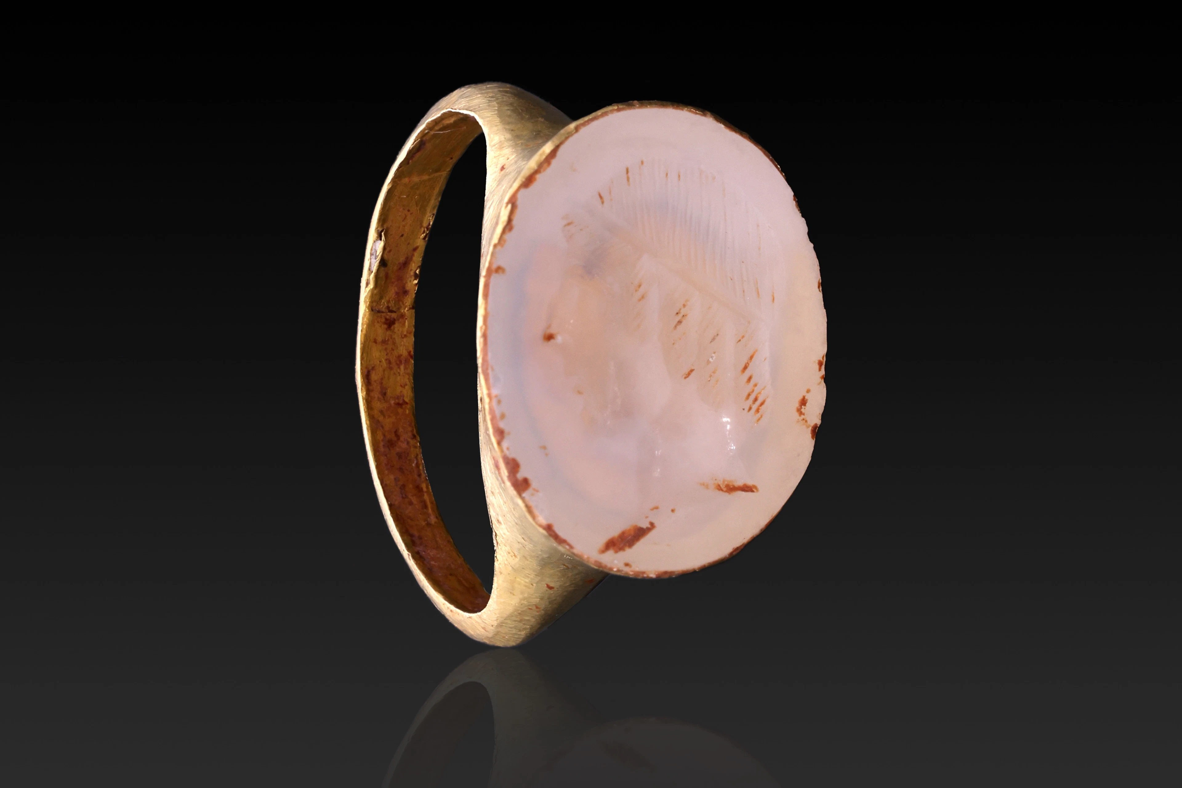 PTOLEMAIC CHALCEDONY INTAGLIO OF CLEOPATRA IN GOLD RING