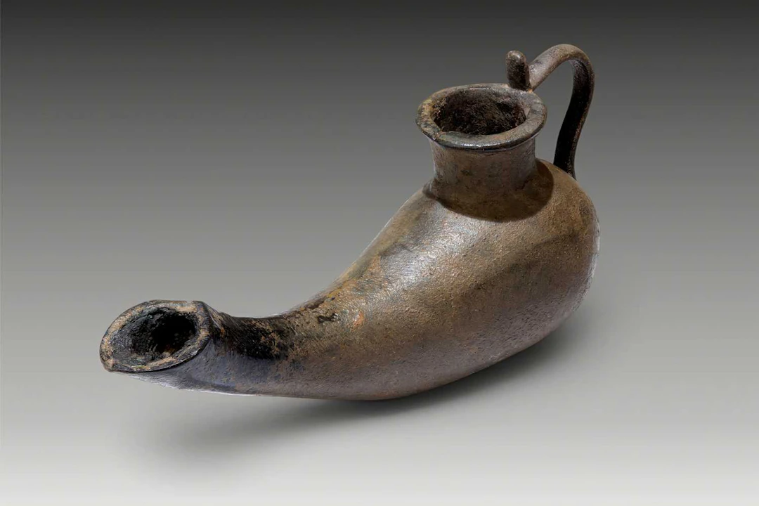 RARE UMAYYAD BRONZE OIL LAMP
