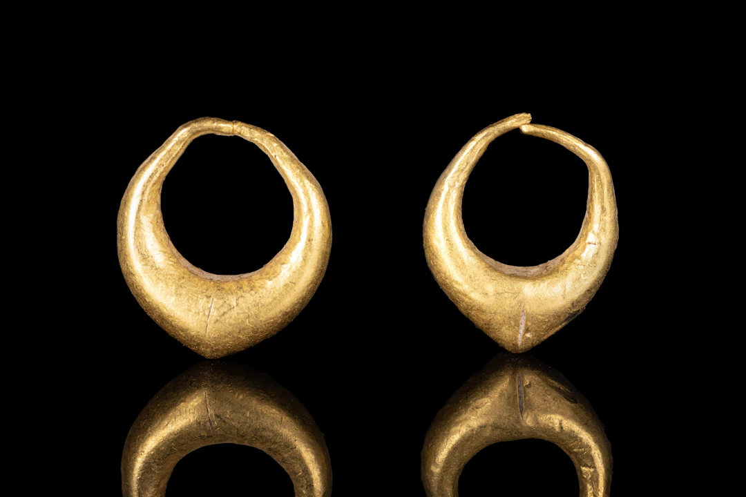 MATCHED PAIR OF EARLY GREEK GOLD EARRINGS